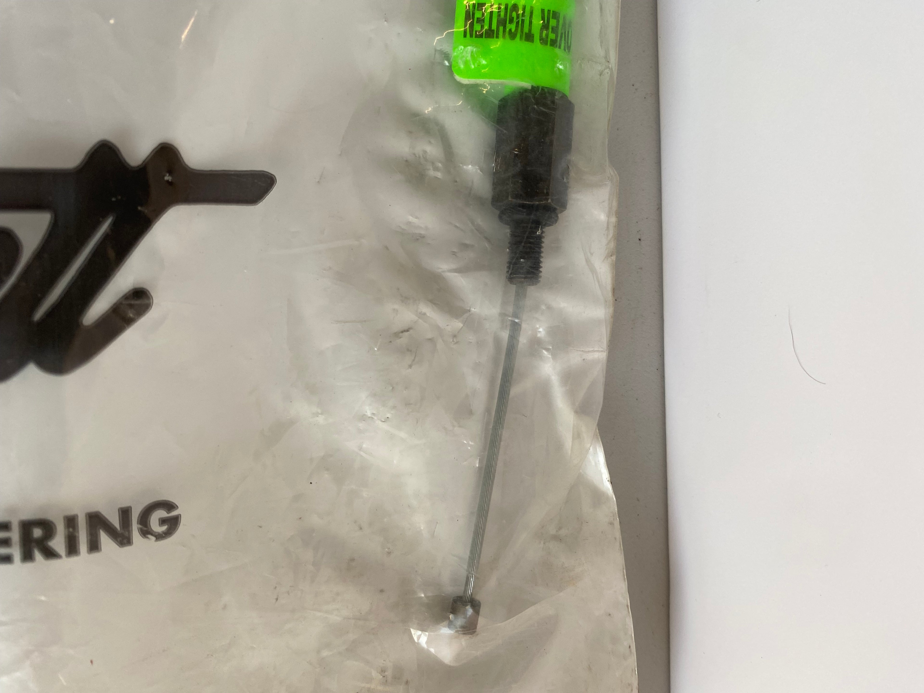 Cable embrayage 61-3/4 pouces Barnett Big Twin Harley Davidson REF MCS 570061