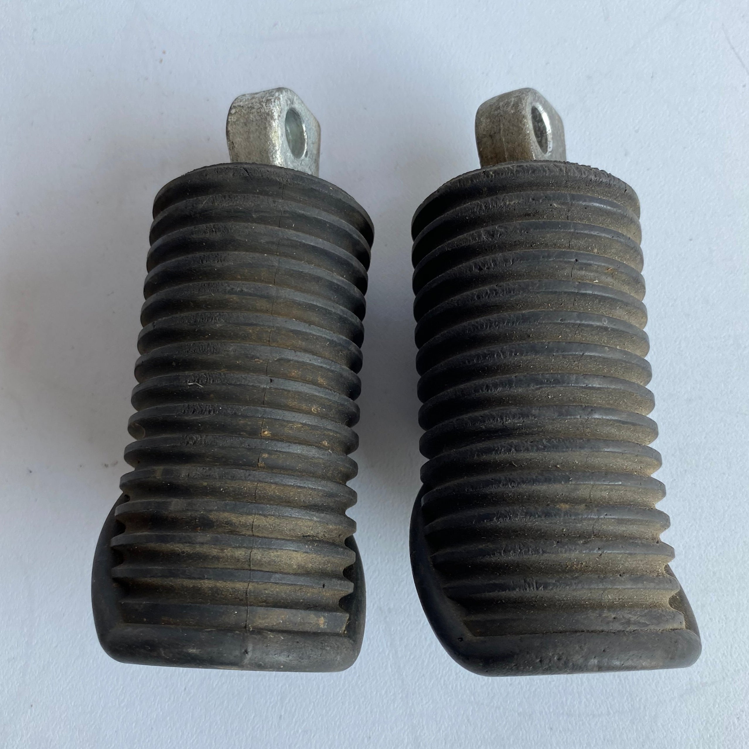 Jeu de cales pieds Harley Davidson REF OEM 50643-82 & 50647-82