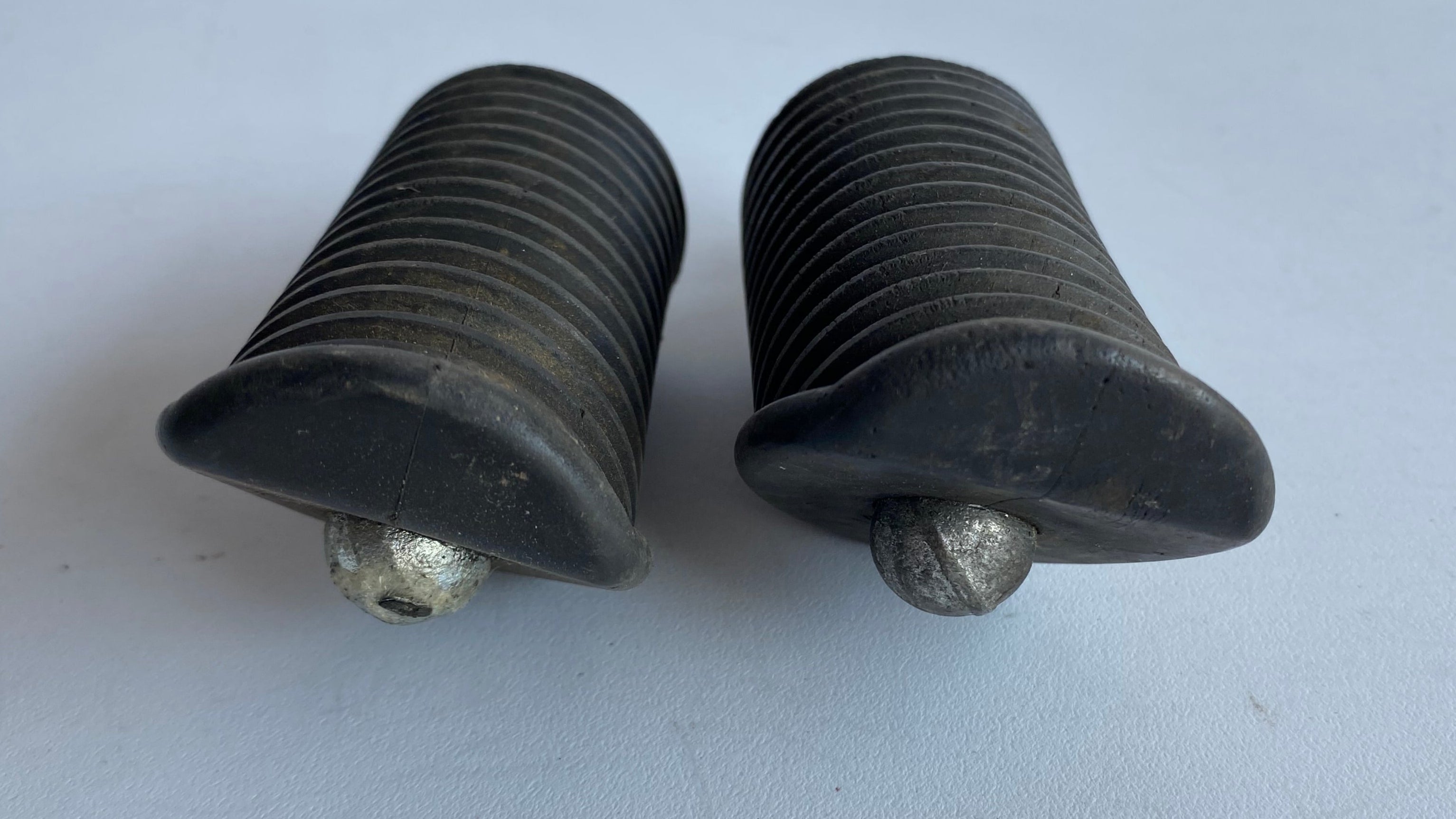 Jeu de cales pieds Harley Davidson REF OEM 50643-82 & 50647-82