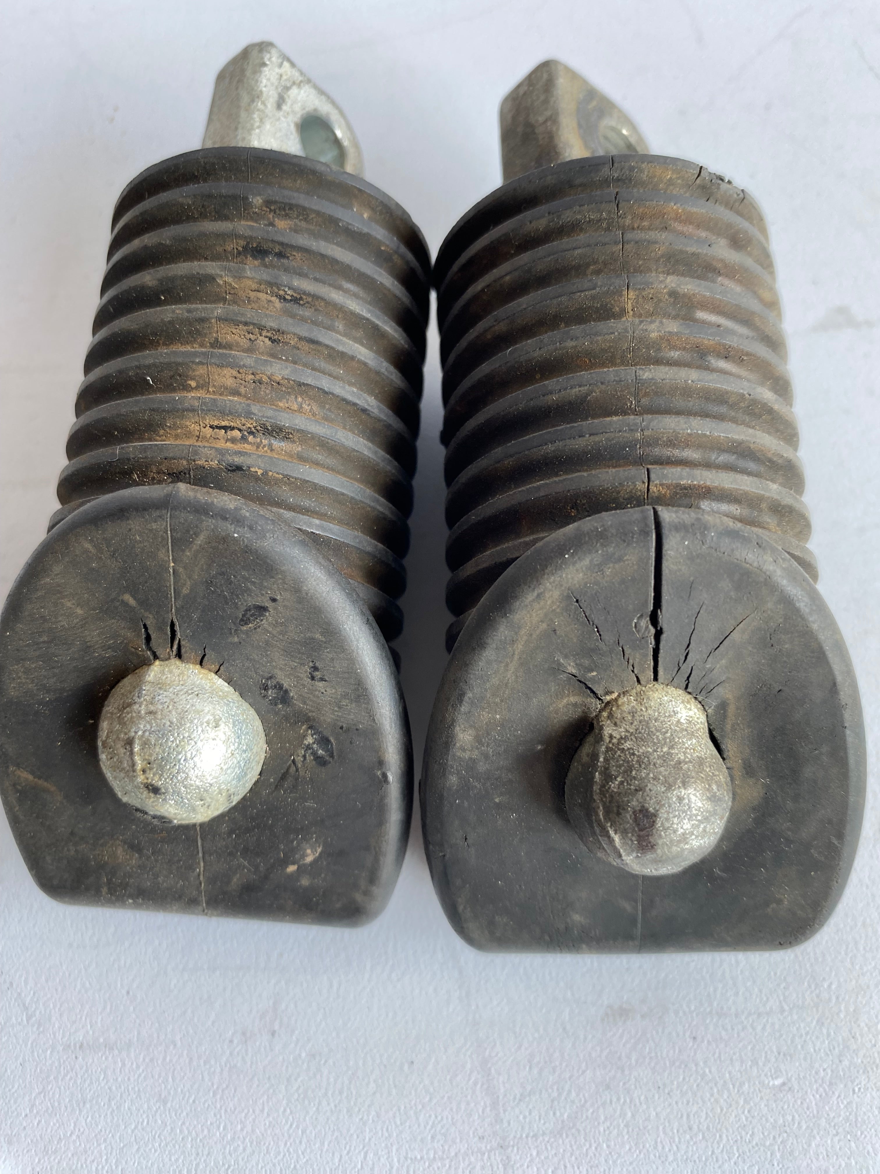 Jeu de cales pieds Harley Davidson REF OEM 50643-82 & 50647-82