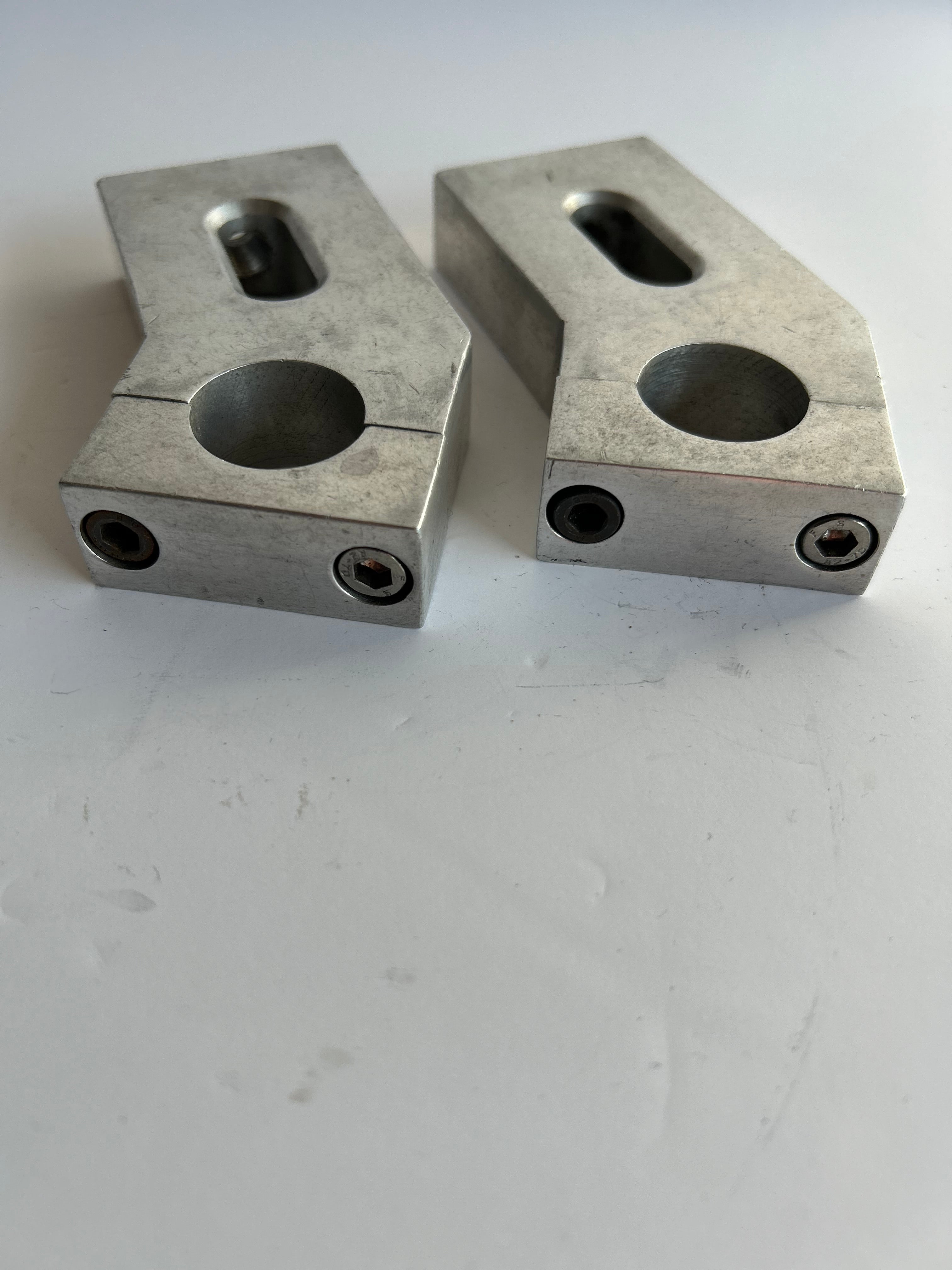 Jeu de risers coudés 3 pouces alu Harley Davidson Chopper