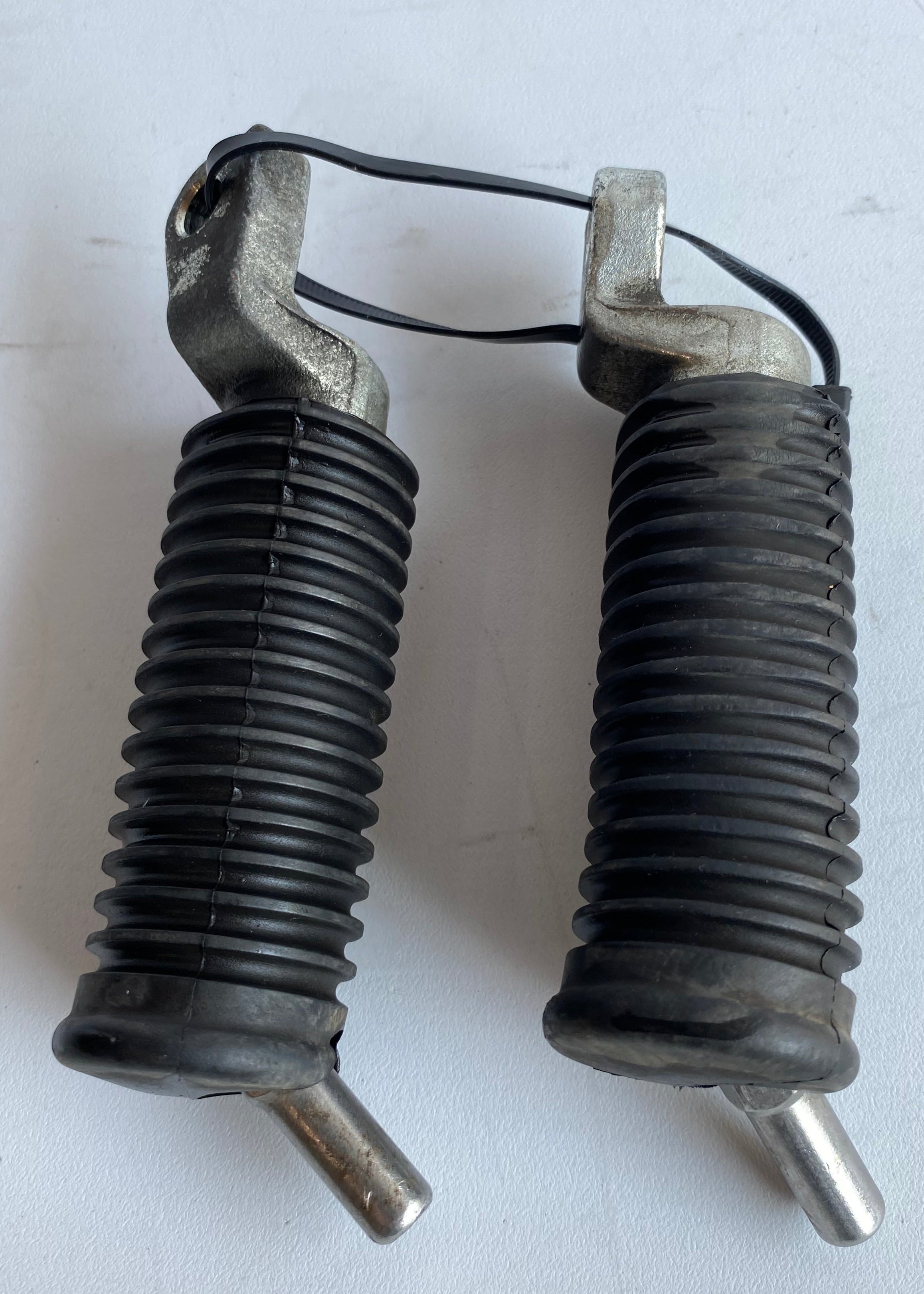Jeu de cales pieds déportés Harley Davidson REF OEM 51323-08 & 51327-08