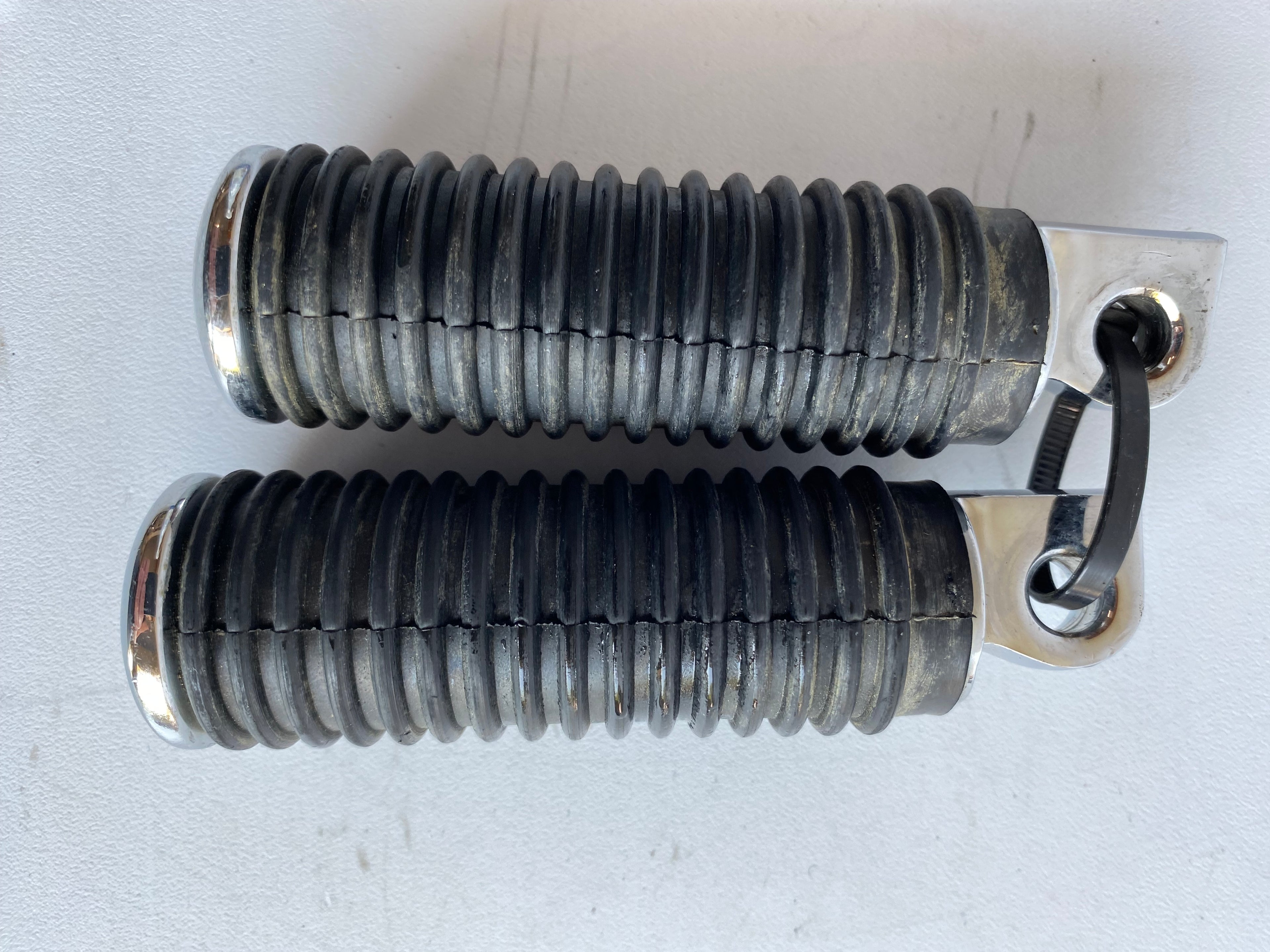 Jeu de cales pieds custom Harley Davidson REF Drag DS253406