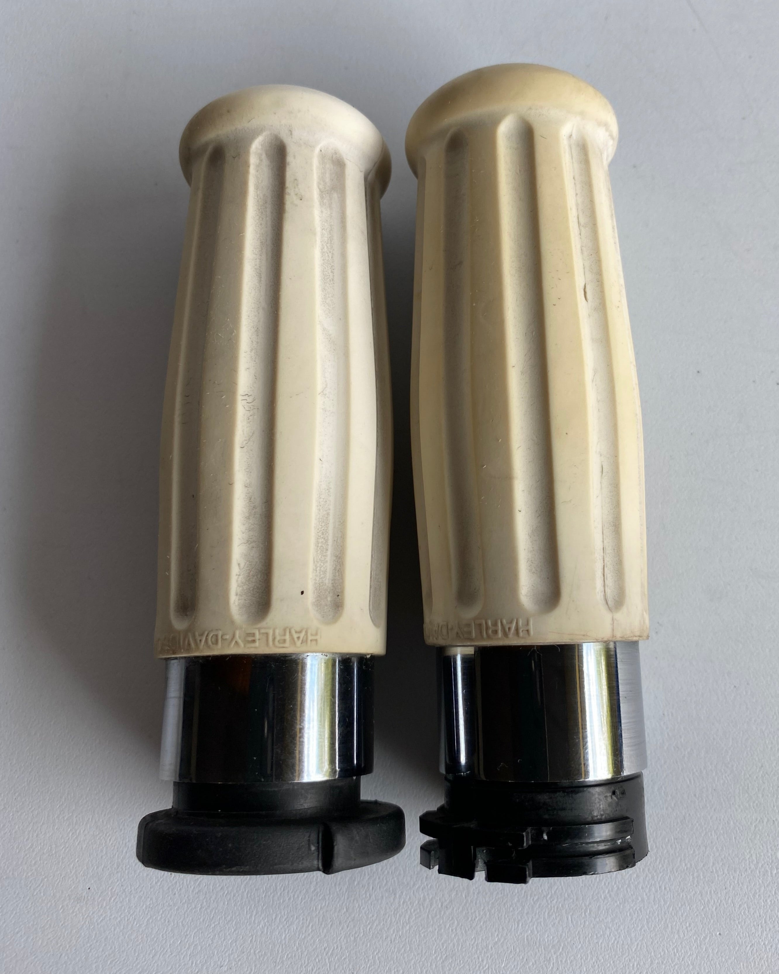 Harley Davidson White Cable Grip Set REF 56100054