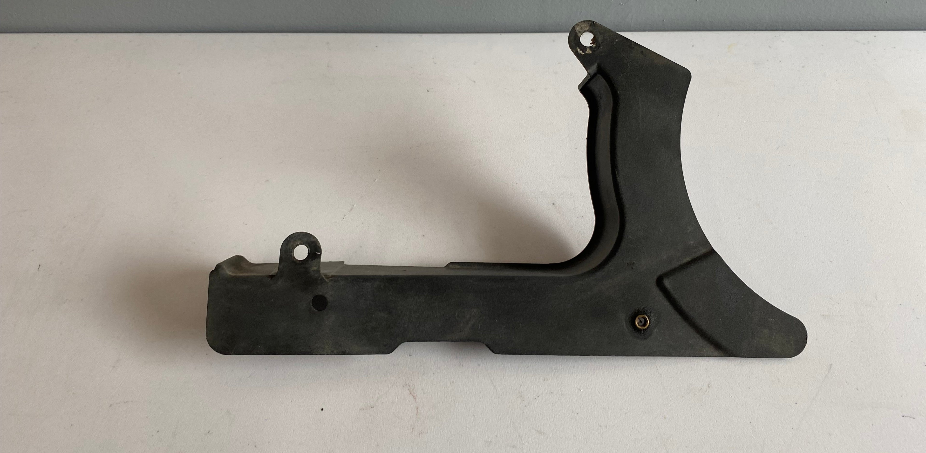 Pare courroie inférieur Softail Harley Davidson REF OEM 60415-89C