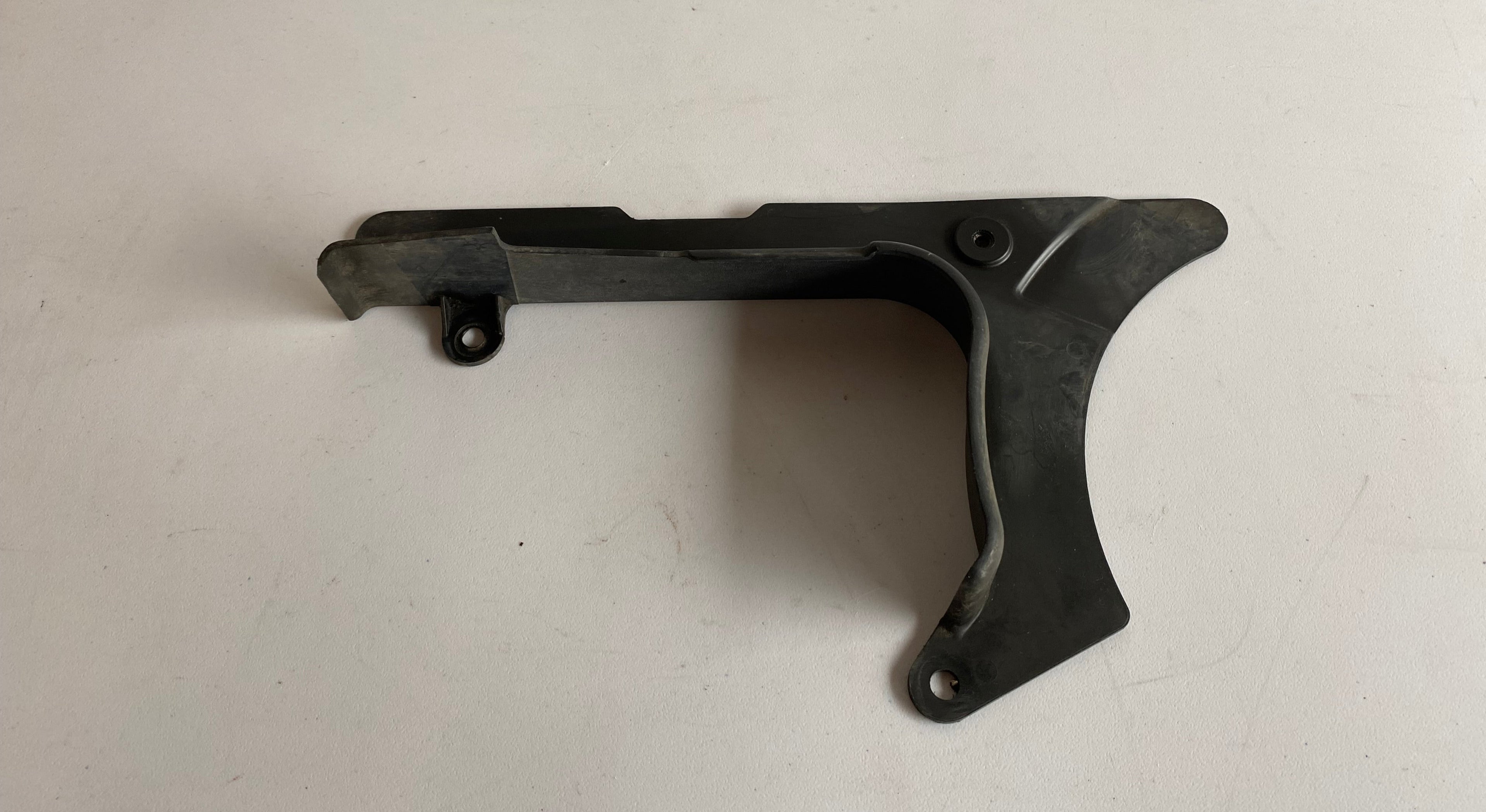 Pare courroie inférieur Softail Harley Davidson REF OEM 60415-89C