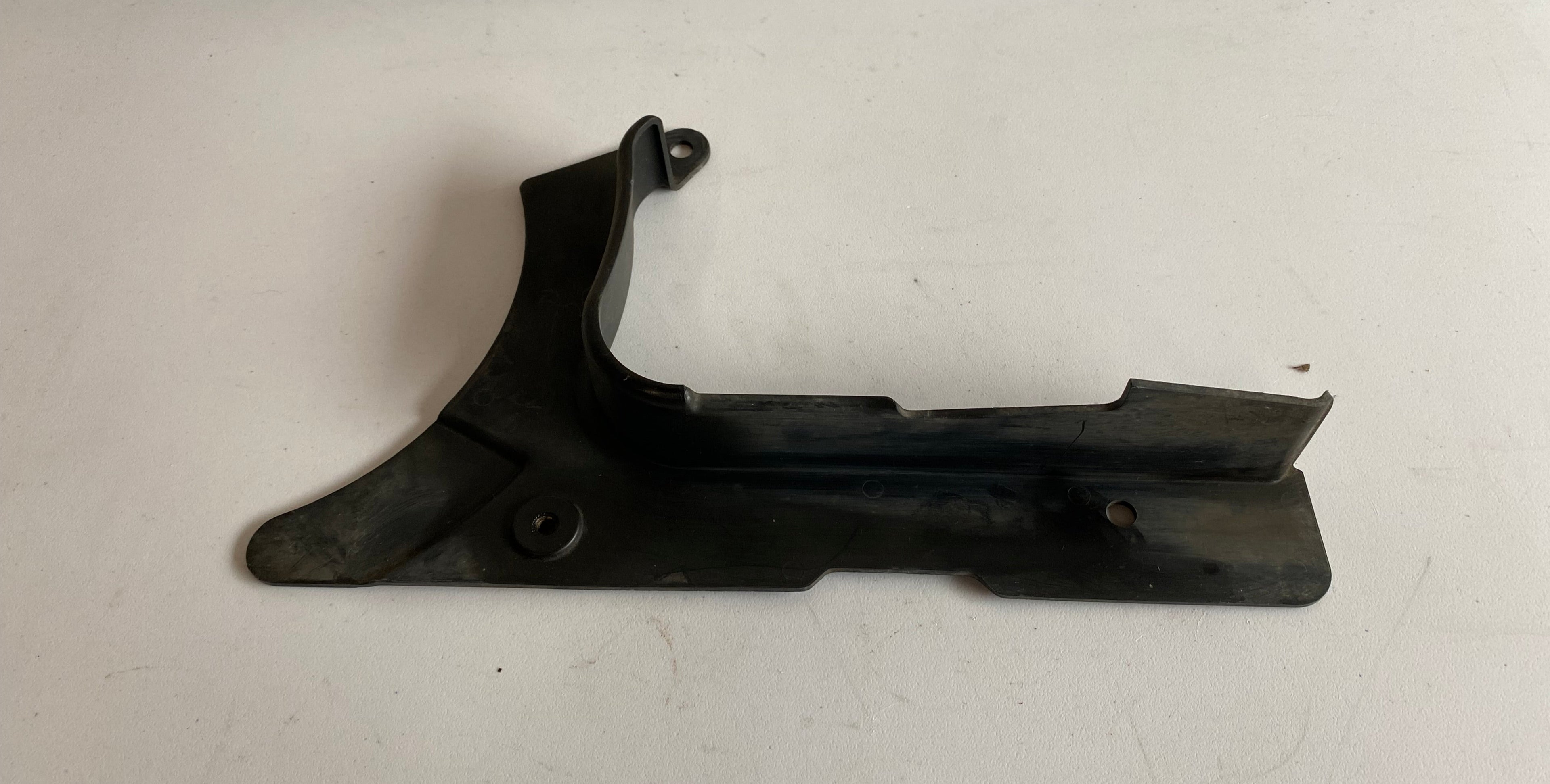 Pare courroie inférieur Softail Harley Davidson REF OEM 60415-89C