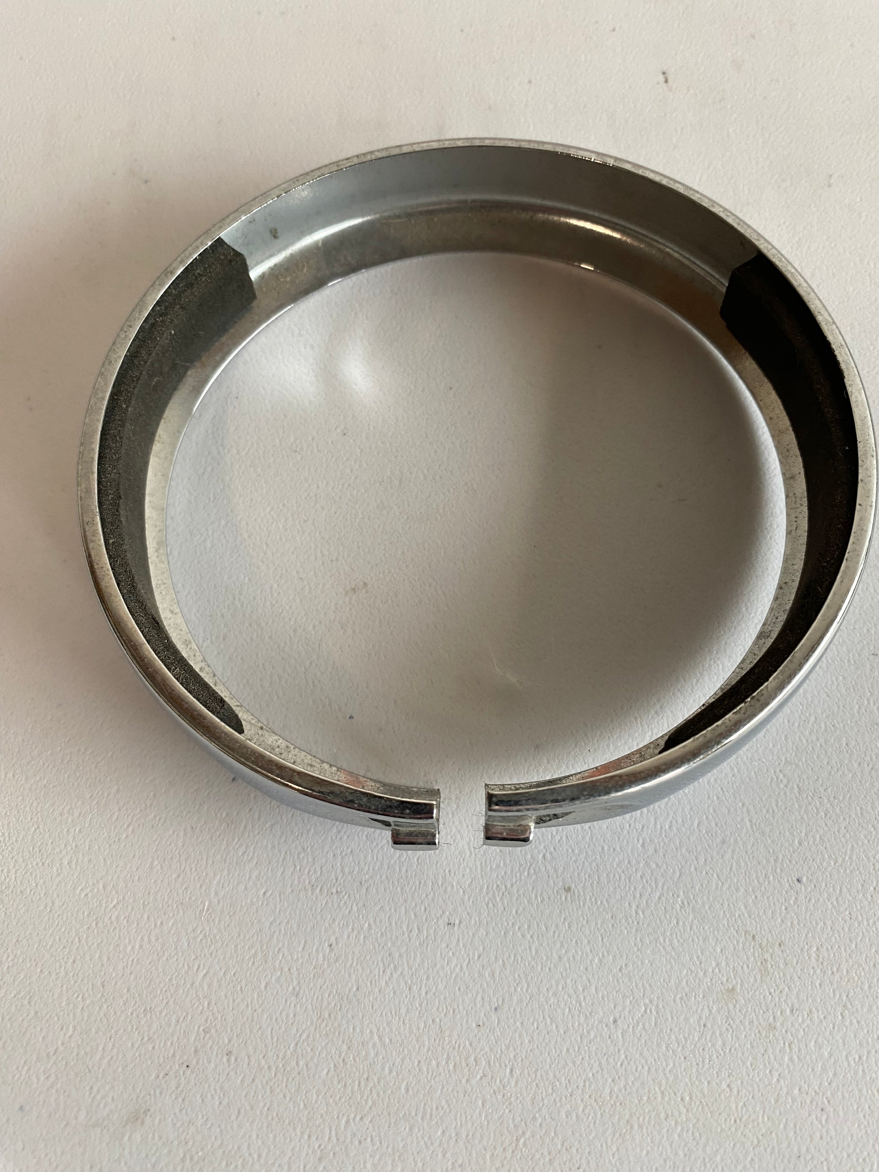 Harley Davidson 4.5 inch passing lamp rim OEM REF: 68725-62A