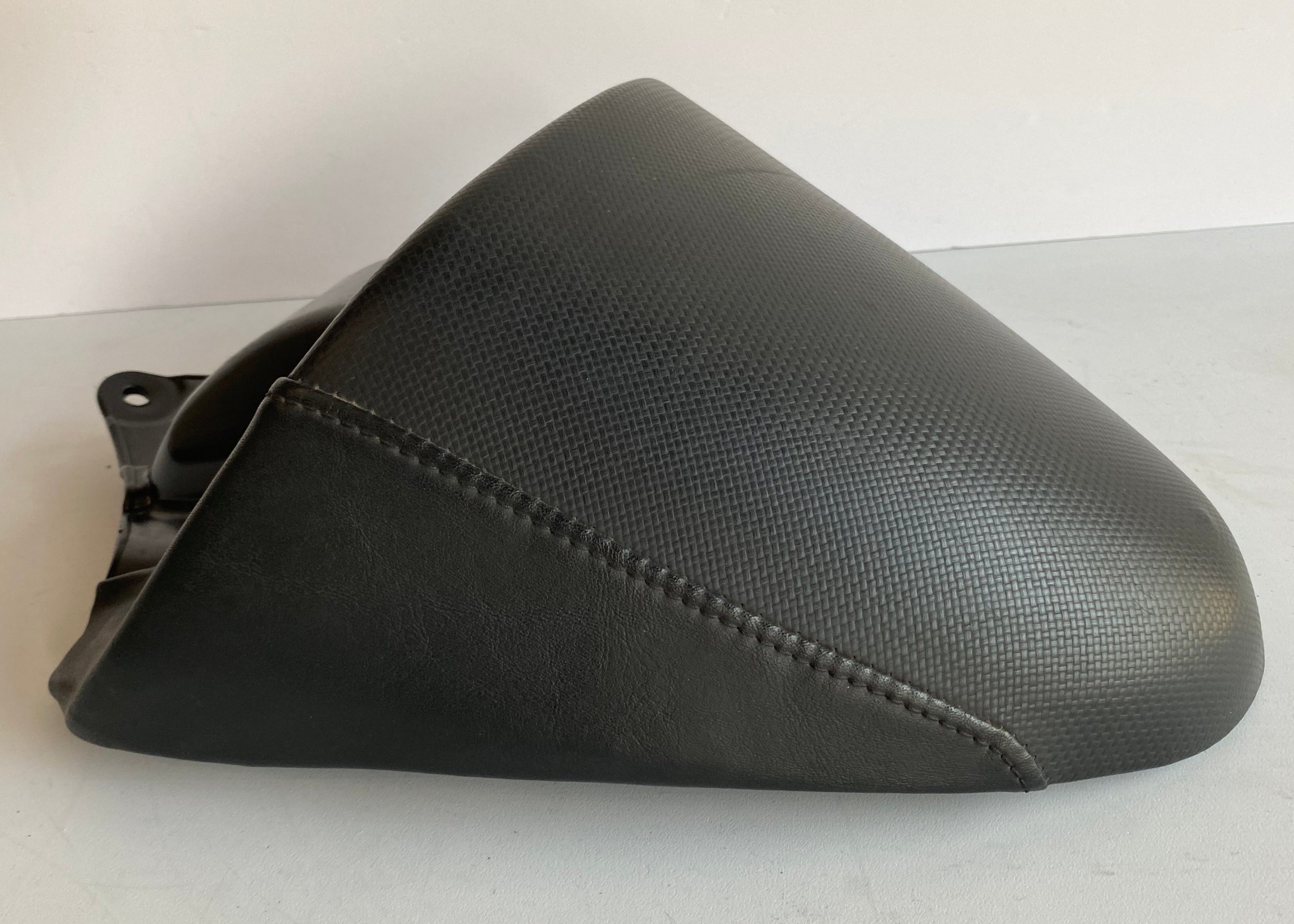 Selle passager Vrod Harley Davidson REF OEM 52387-01
