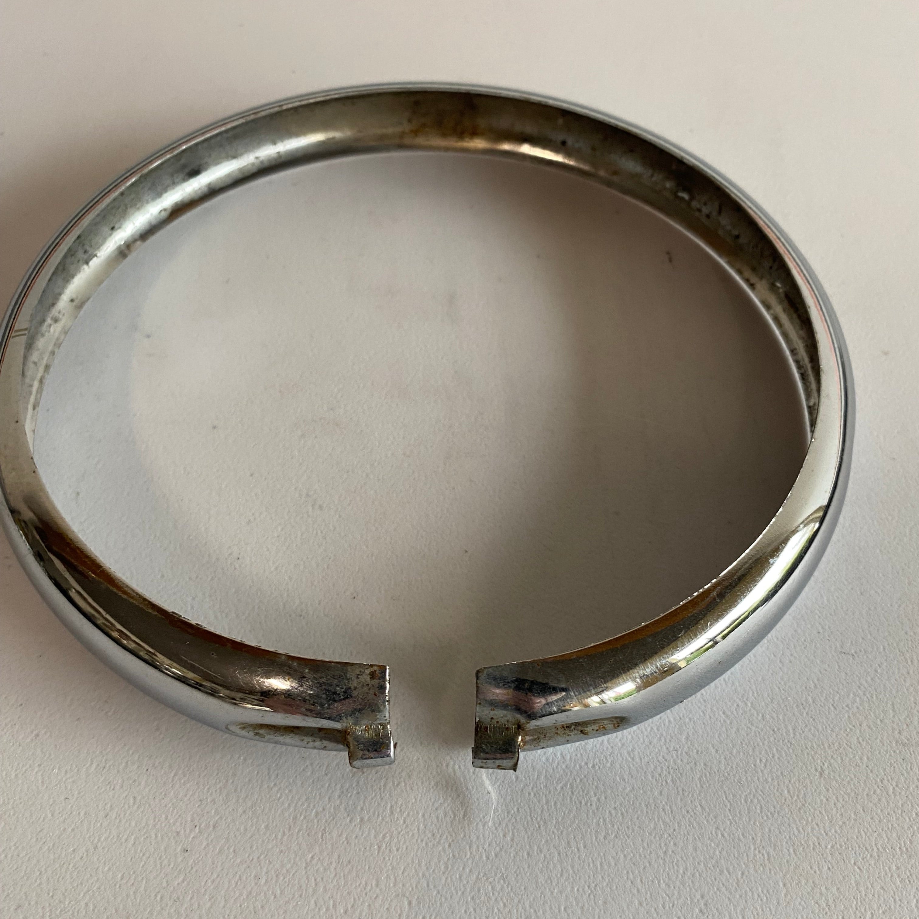 Harley Davidson 5 3/4 Zoll Scheinwerferblende OEM-Referenz: 67790-93A