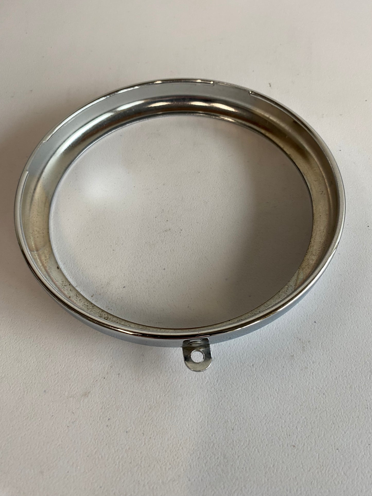 Cerclage de phare 5 3/4 pouces Harley Davidson REF OEM : 67894-93A