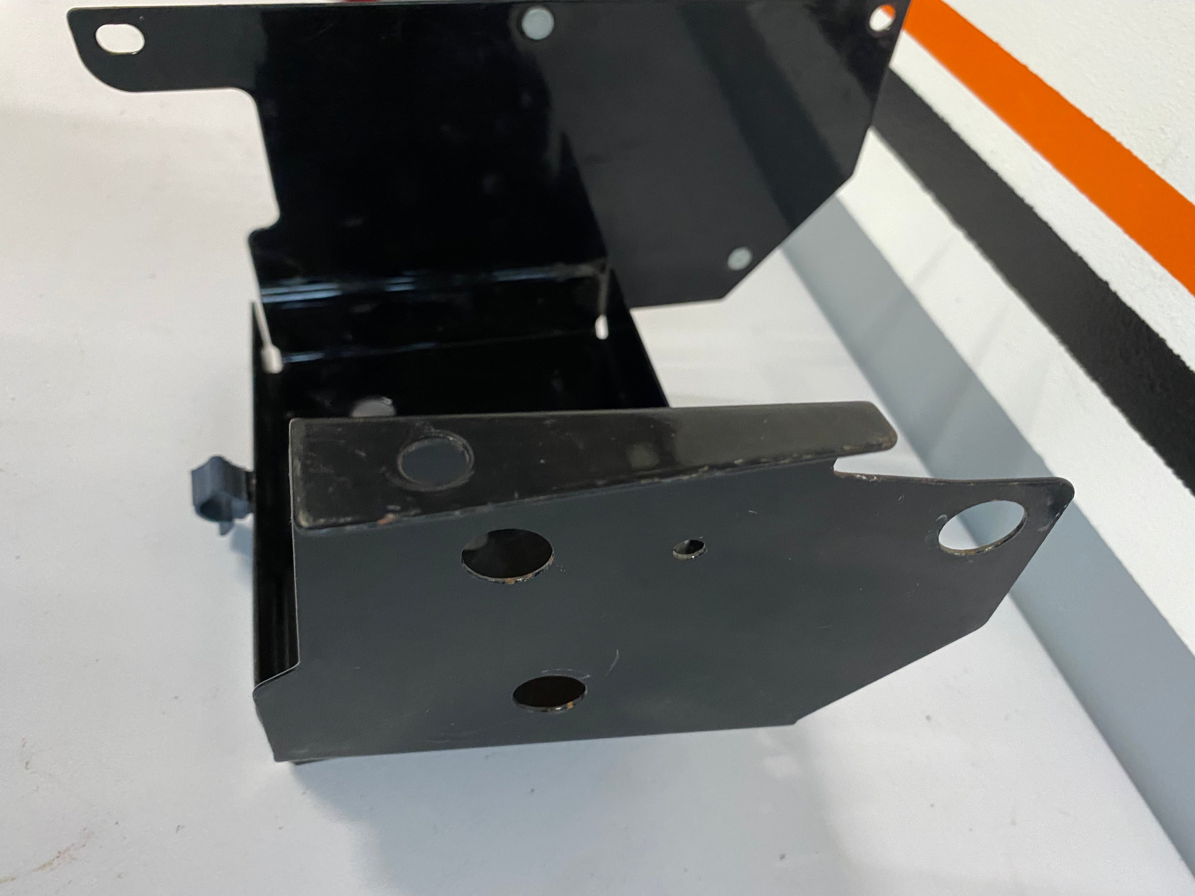 Support de batterie Touring Harley Davison REF OEM : 66281-02