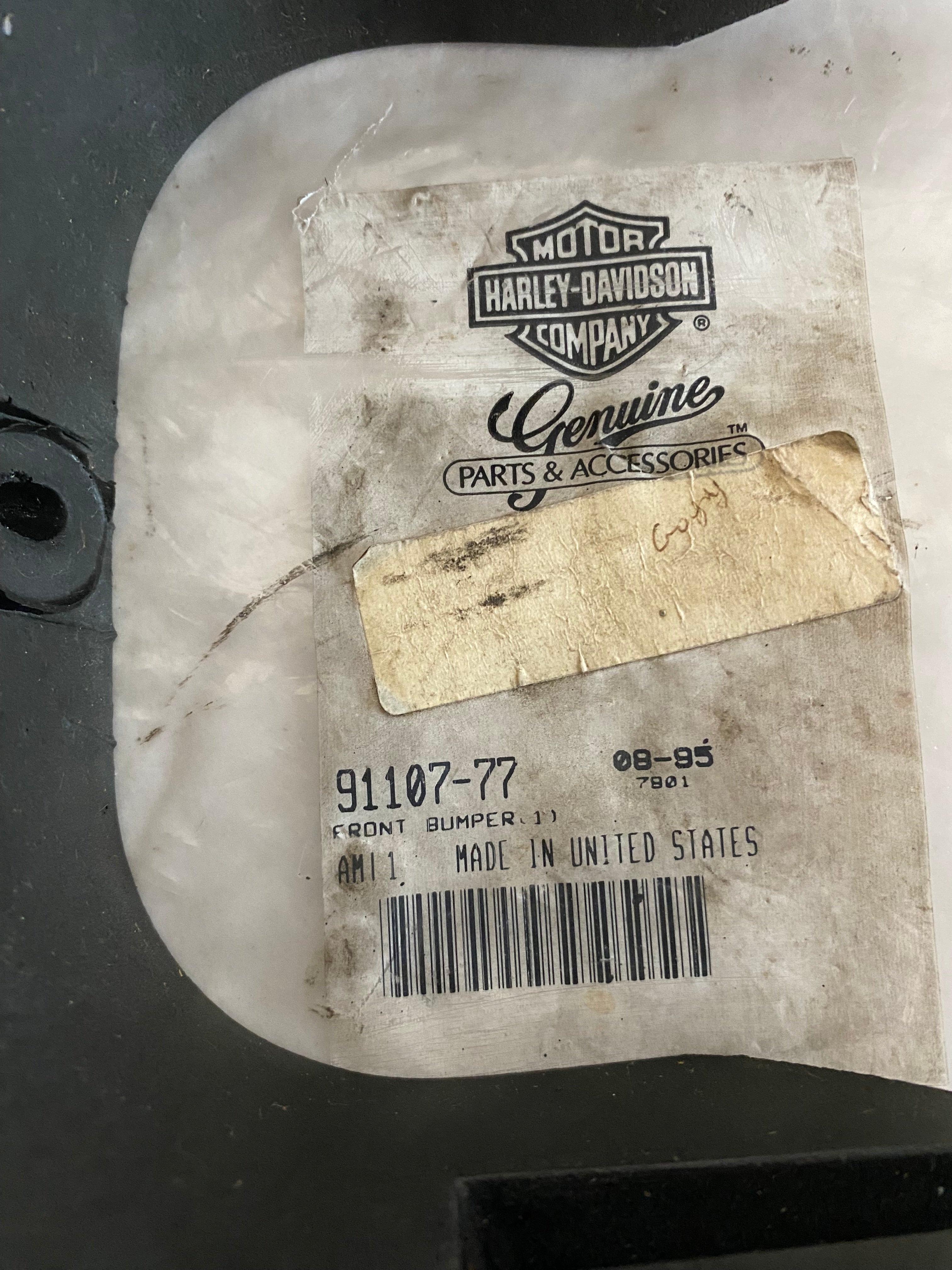 Bumper avant Touring Harley Davidson REF OEM : 91107-77