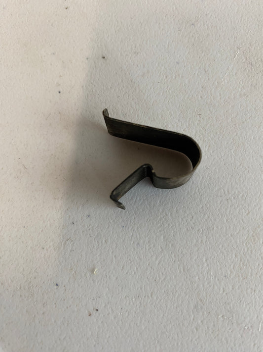 Attache pour étrier de frein avant Harley Davidson REF OEM : 44061-83