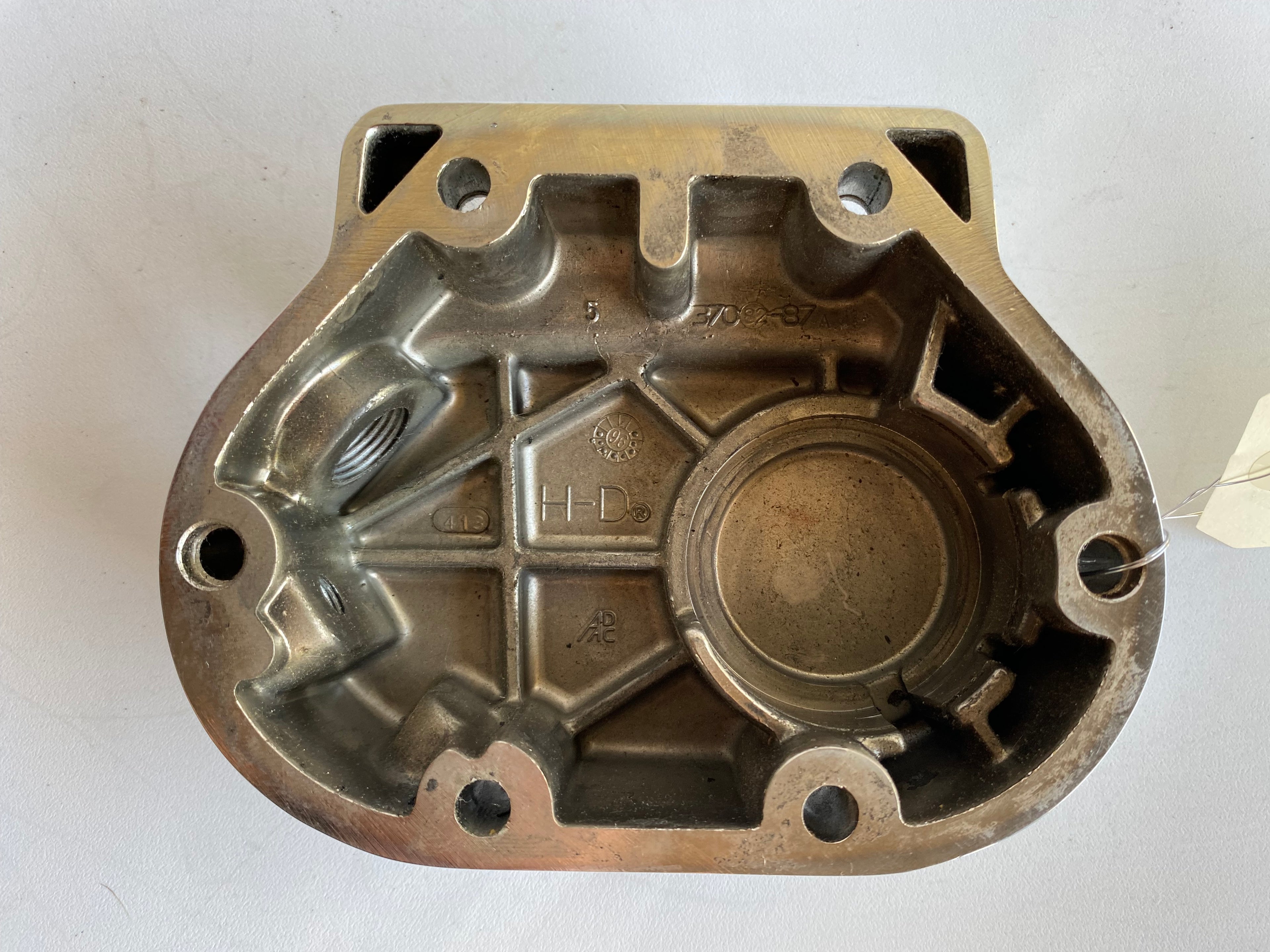 Harley Davidson Right Side Gearbox Cover OEM REF: 37105-87A