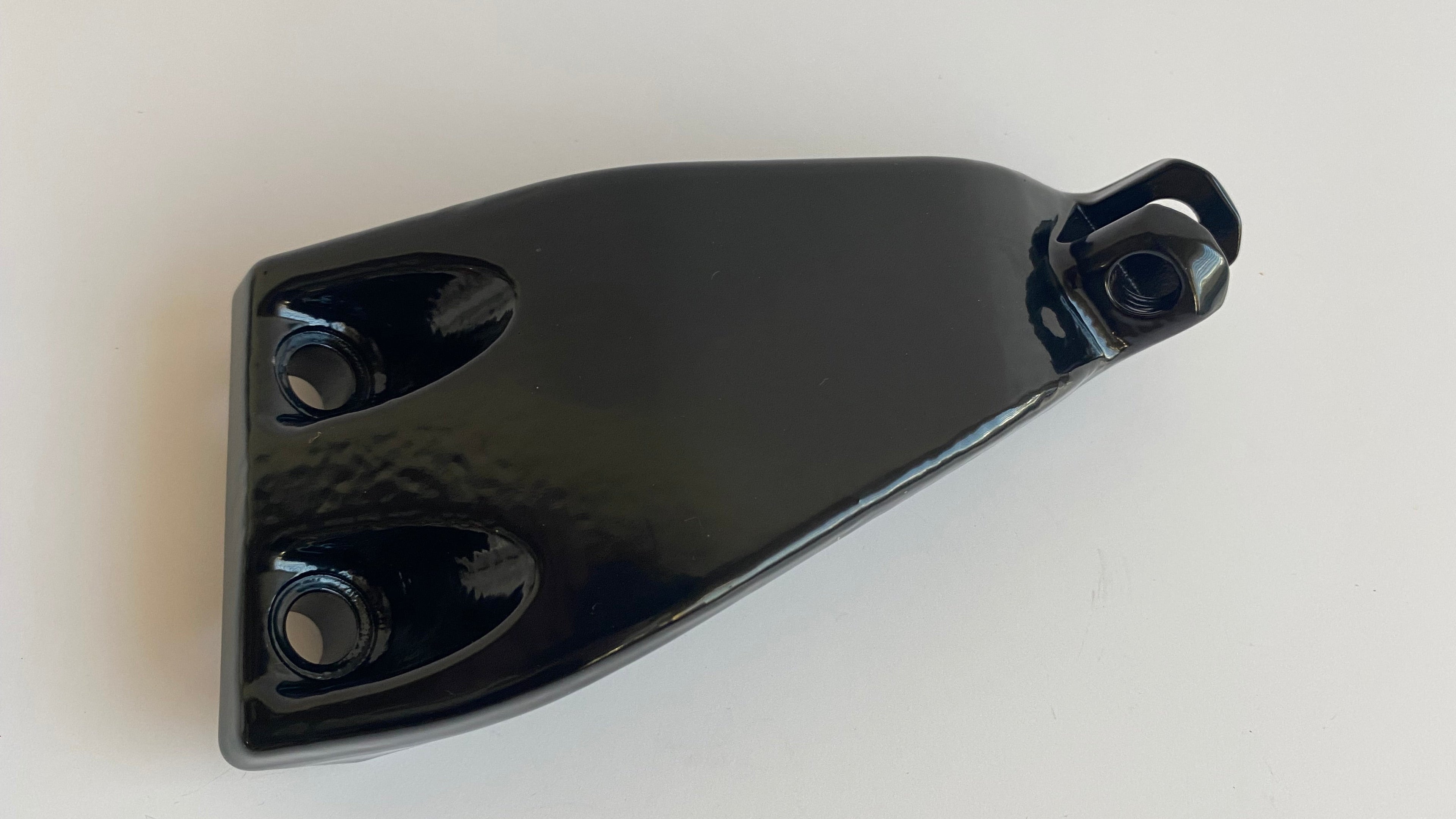 Support cale pied pilote gauche Dyna Harley Davidson REF OEM 50667-07