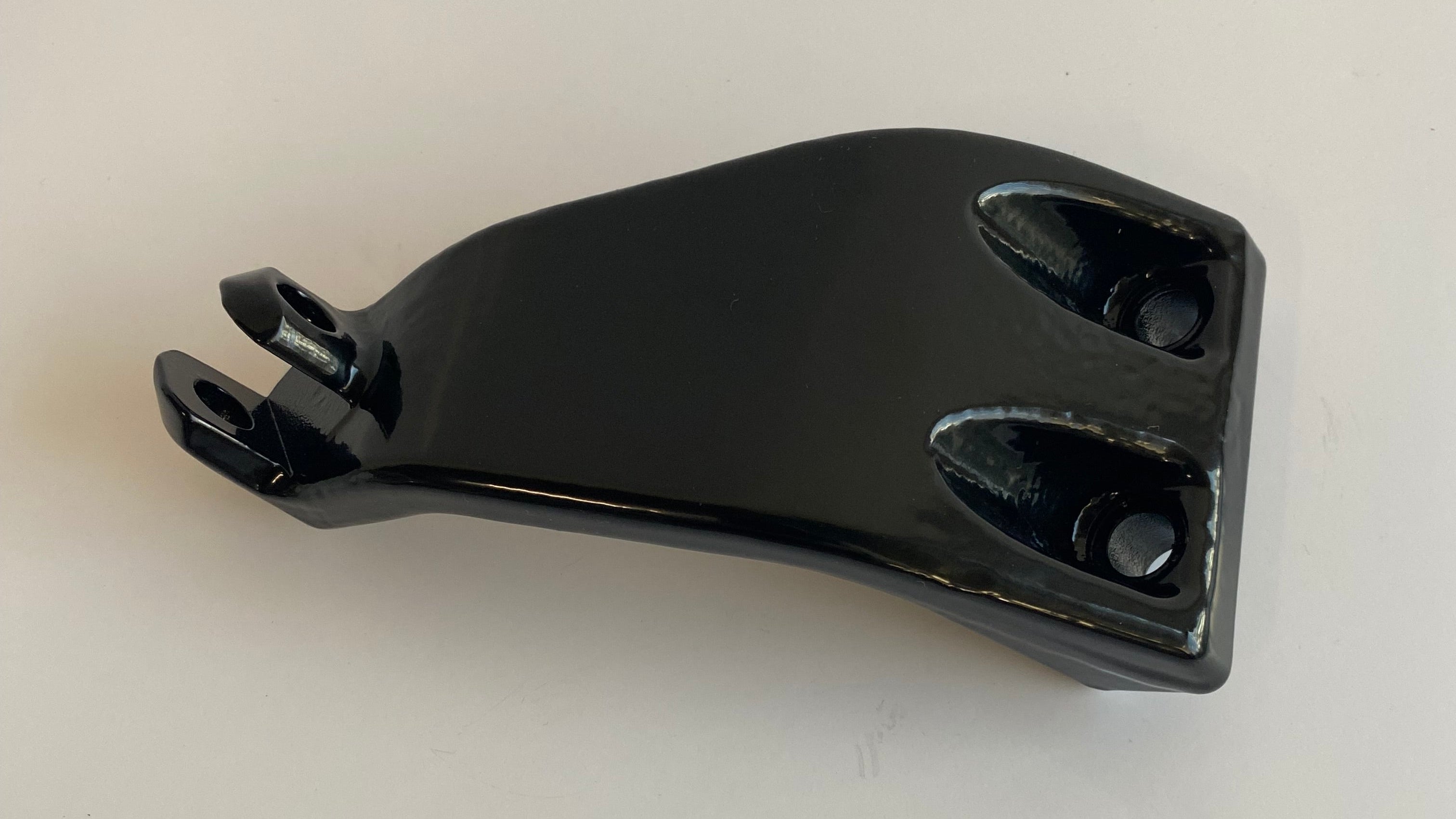 Support cale pied pilote gauche Dyna Harley Davidson REF OEM 50667-07