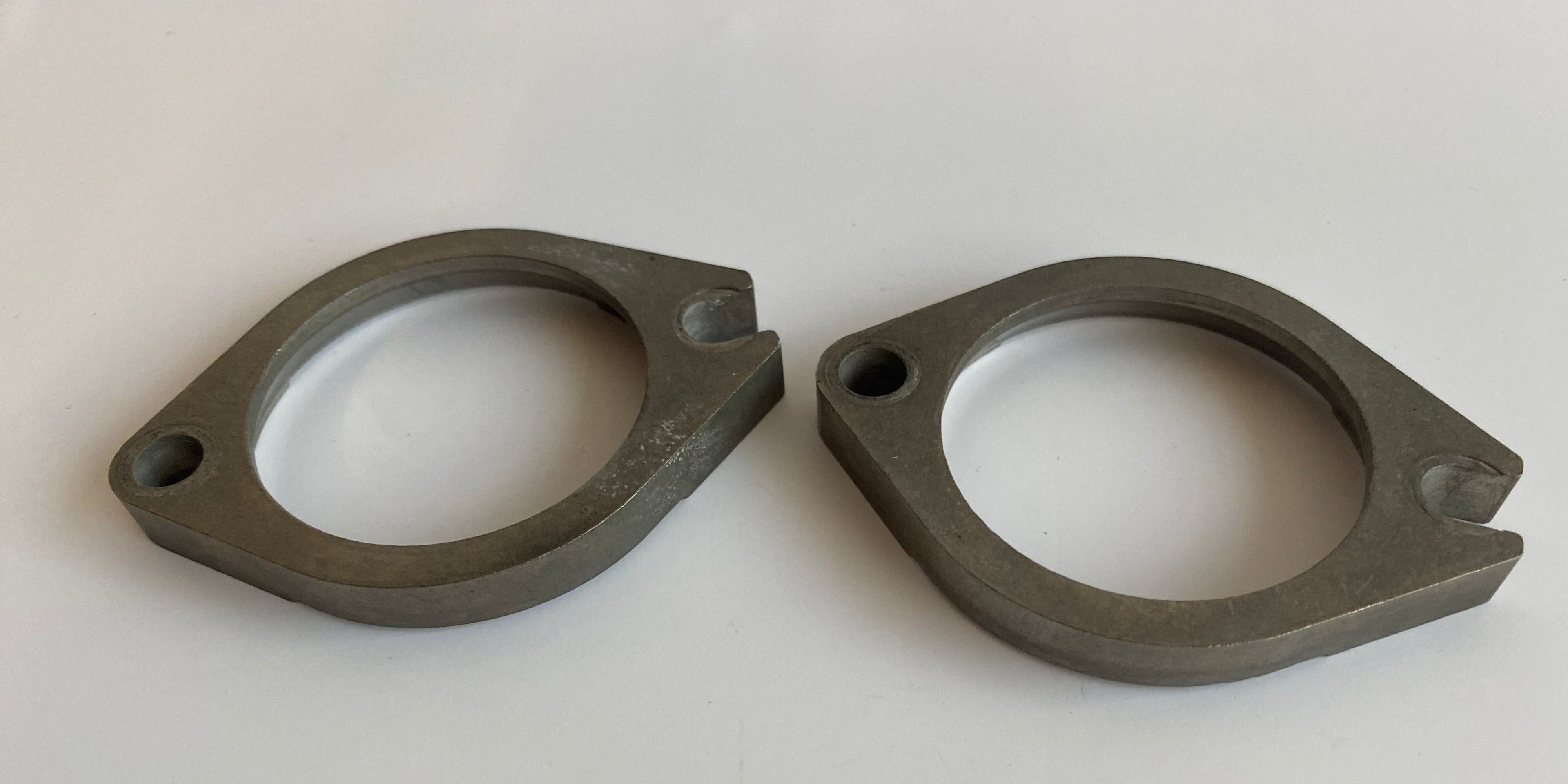 Jeu de 2 brides d'admission Harley Davidson REF OEM 26993-06