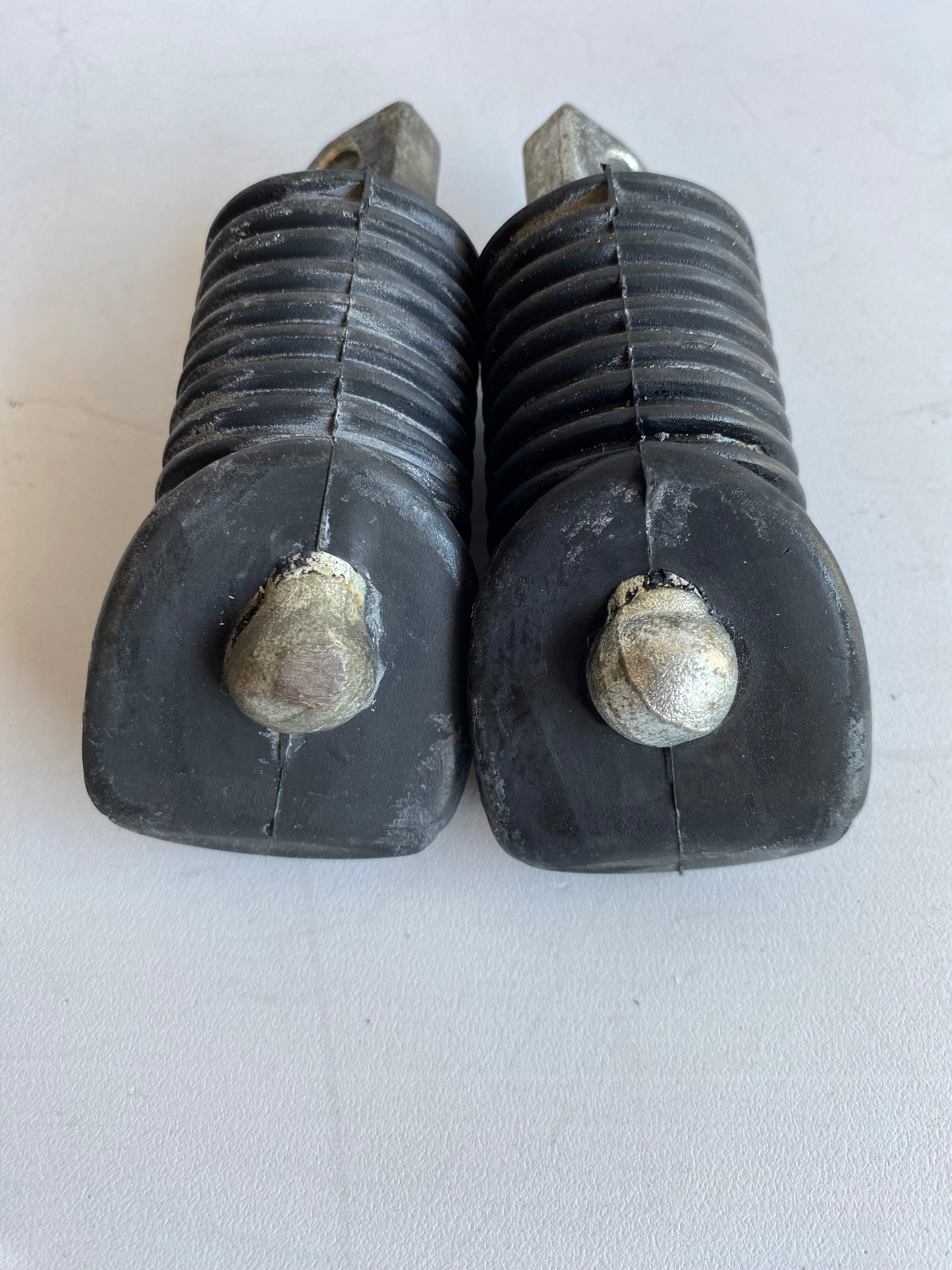 Jeu de cales pieds Harley Davidson REF OEM 50643-82 & 50647-82