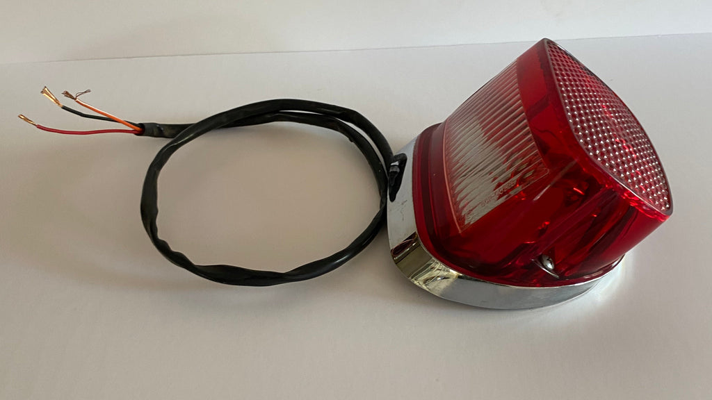 Feu arrière complet Harley Davidson REF OEM : 68049-93B