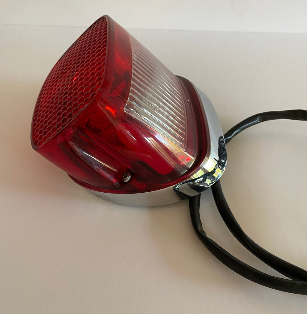 Feu arrière complet Harley Davidson REF OEM : 68049-93B