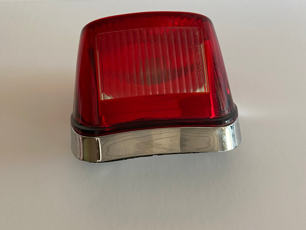Feu arrière complet Harley Davidson REF OEM : 68141-04 & 68066-99A