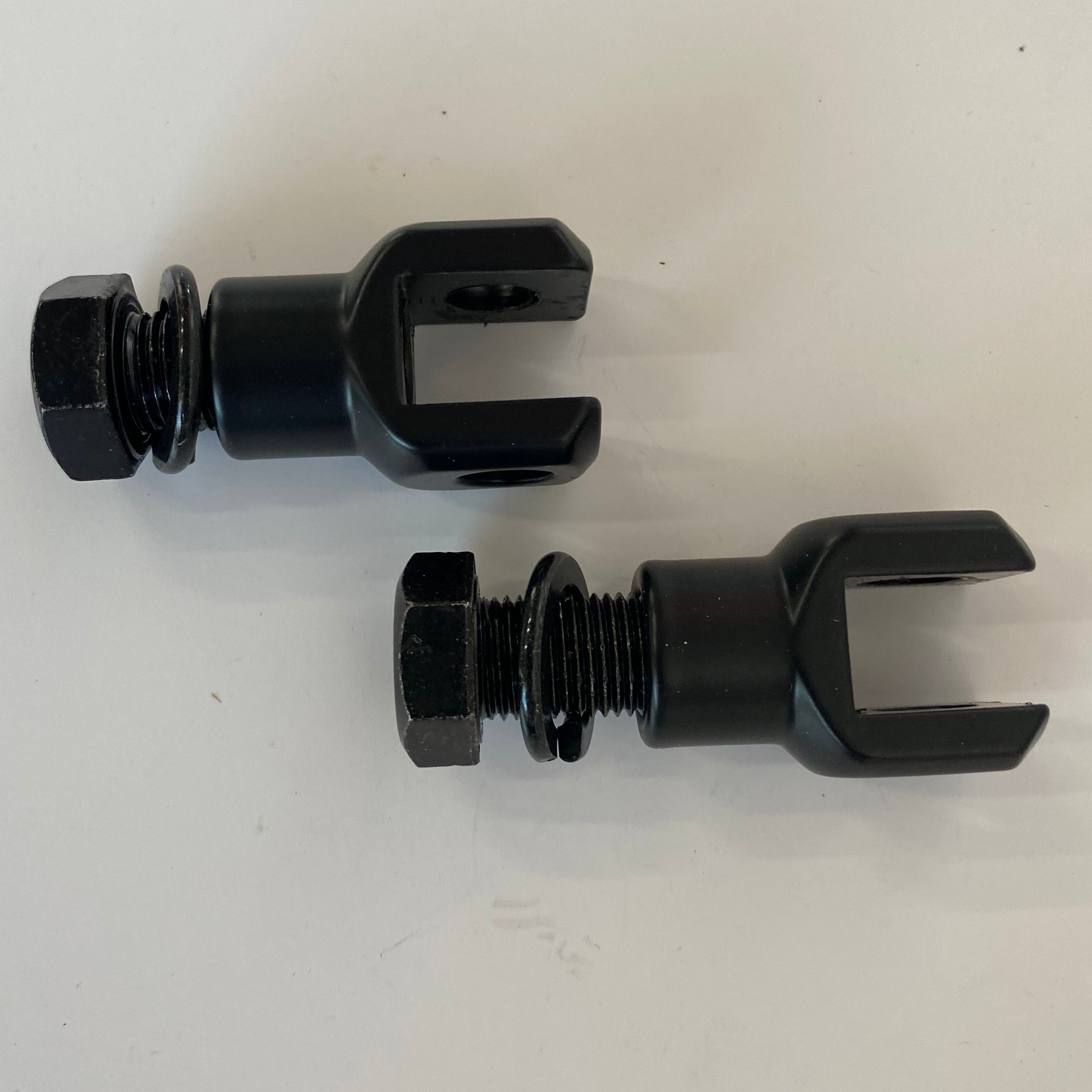 Jeu de 2 supports noirs cales pieds Harley Davidson REF MCS 900031