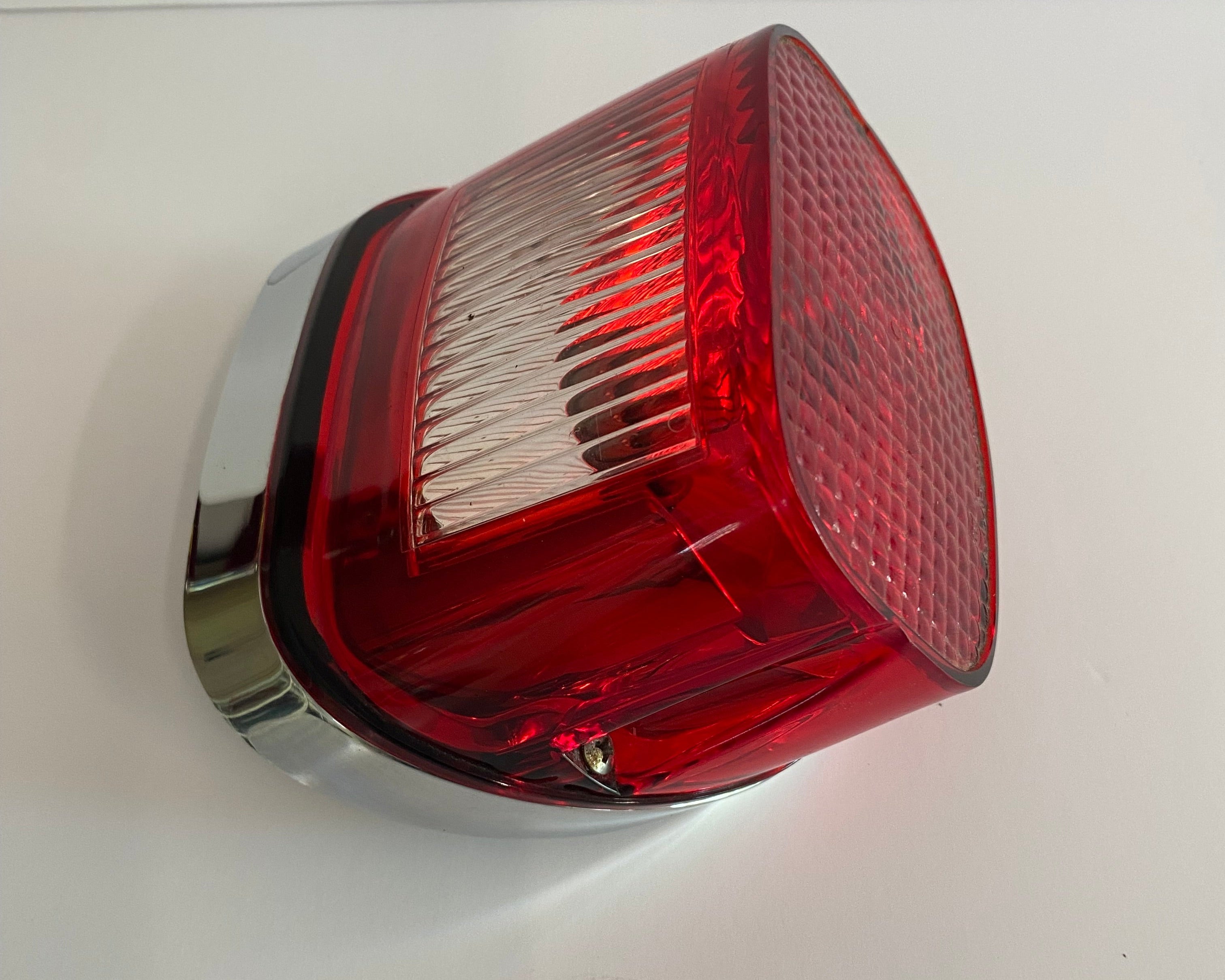 Komplettes Rücklicht Harley Davidson REF OEM: 68141-04 & 68066-99A