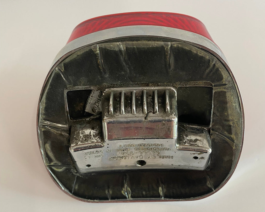 Komplettes Rücklicht Harley Davidson REF OEM: 68141-04 & 68066-99A