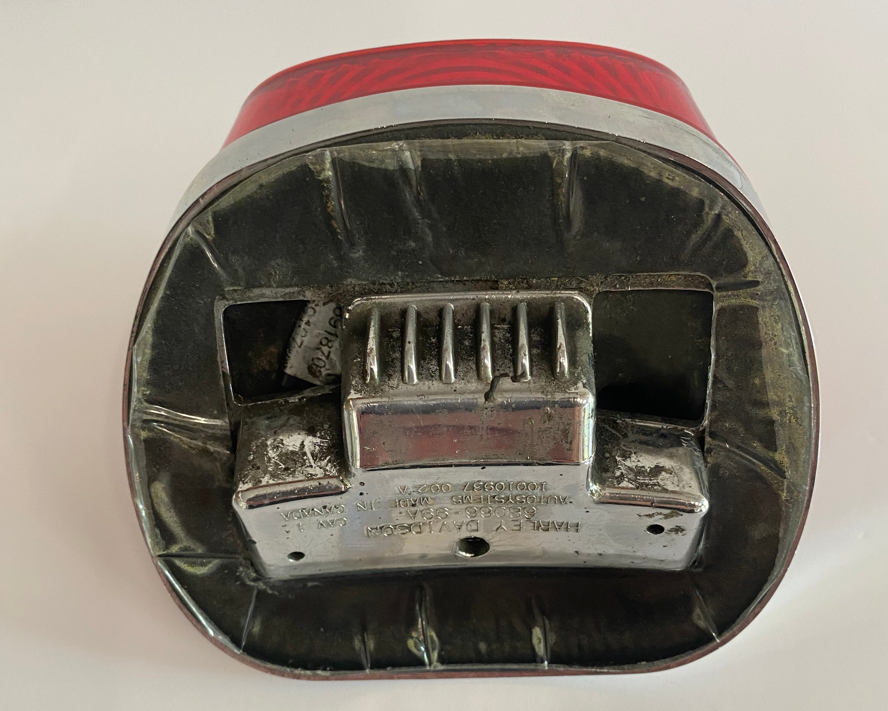 Komplettes Rücklicht Harley Davidson REF OEM: 68141-04 & 68066-99A