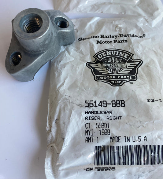 Riser inférieur droit Touring Harley Davidson REF OEM 56149-88B