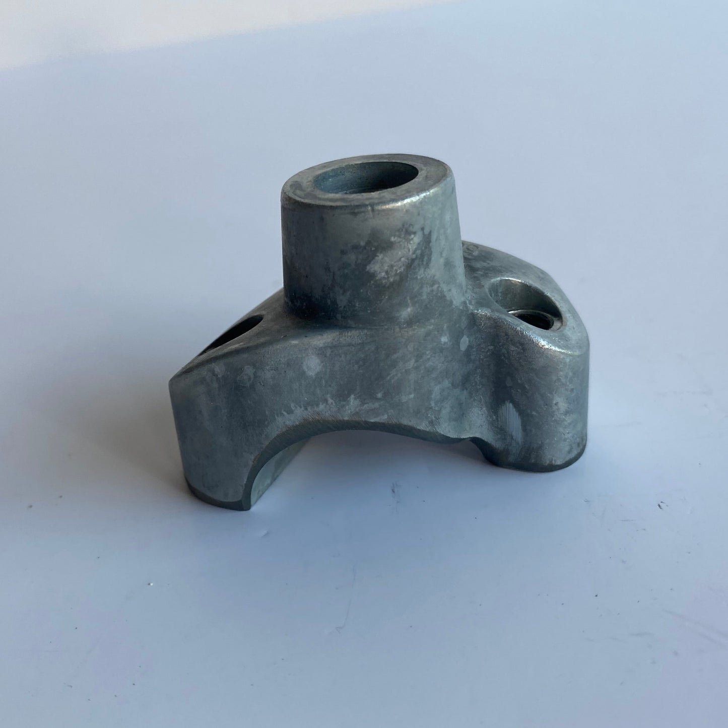 Riser inférieur droit Touring Harley Davidson REF OEM 56149-88B