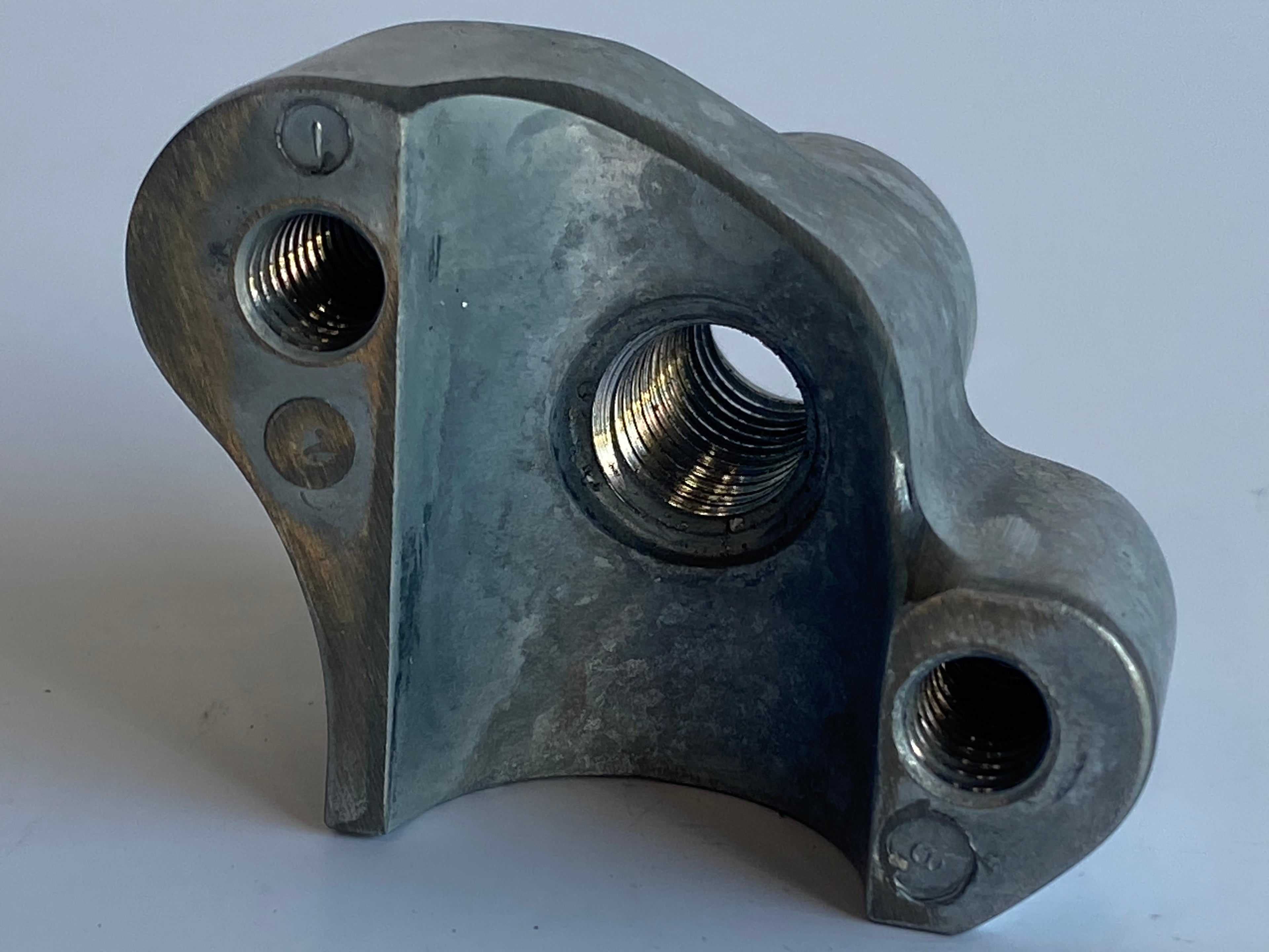 Right Lower Riser Touring Harley Davidson REF OEM 56149-88B