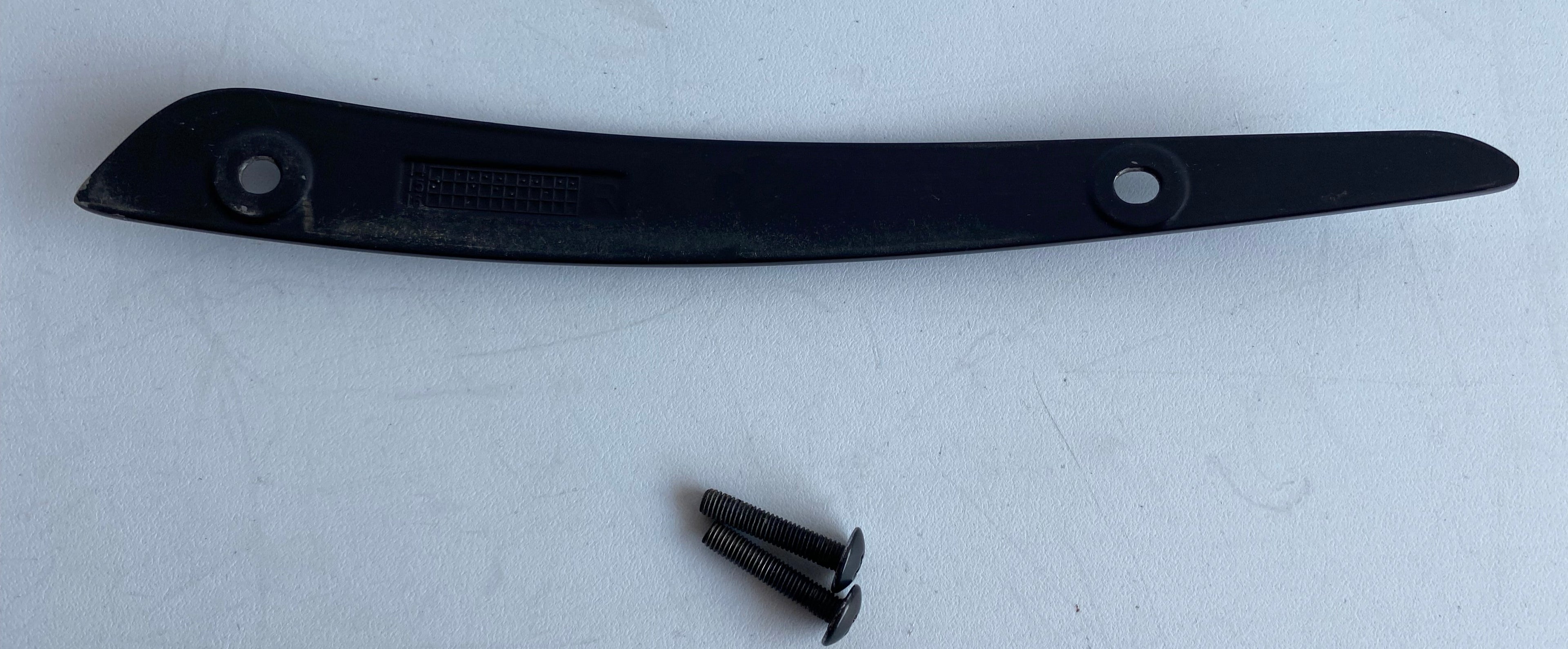 Fixations pare brise Road Glide Harley Davidson REF OEM 57400308 & 57400309
