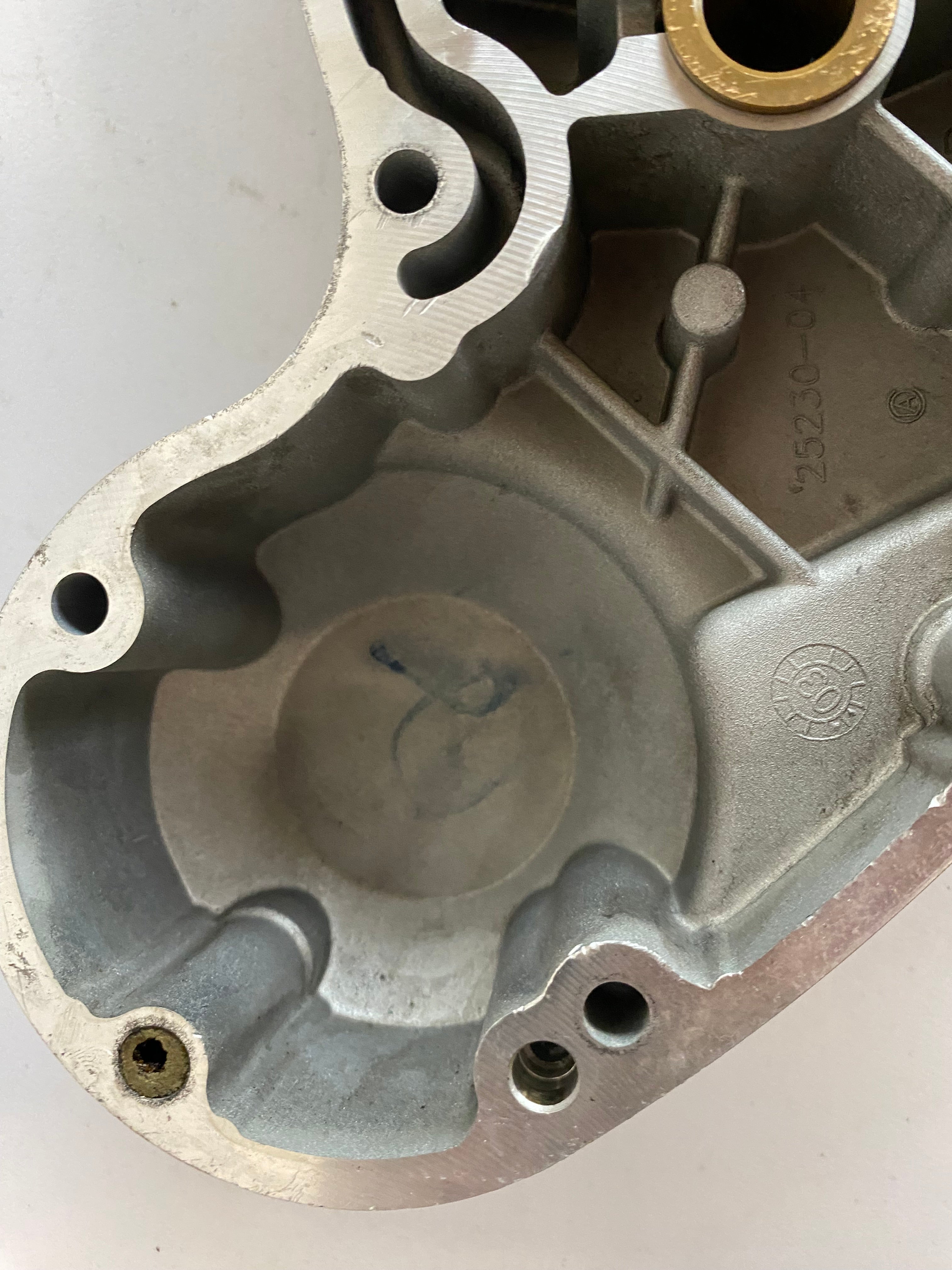 Harley Davidson gray timing cover OEM REF: 25546-07