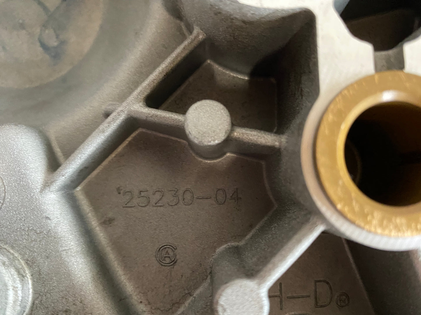 Carter de distribution gris Harley Davidson REF OEM : 25546-07