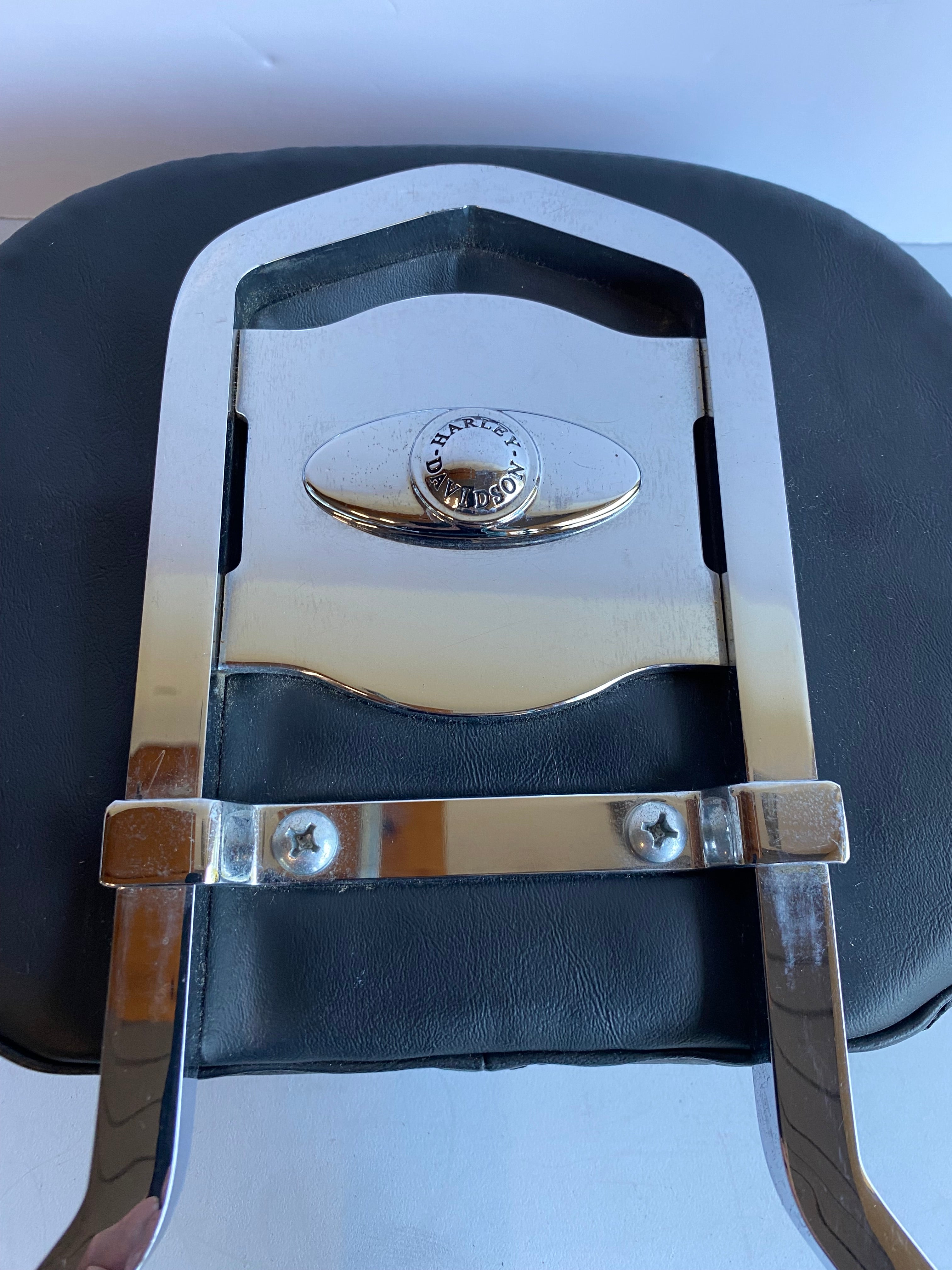 Sissy bar détachable Softail Harley Davidson REF OEM 53374-03 & 52731-00