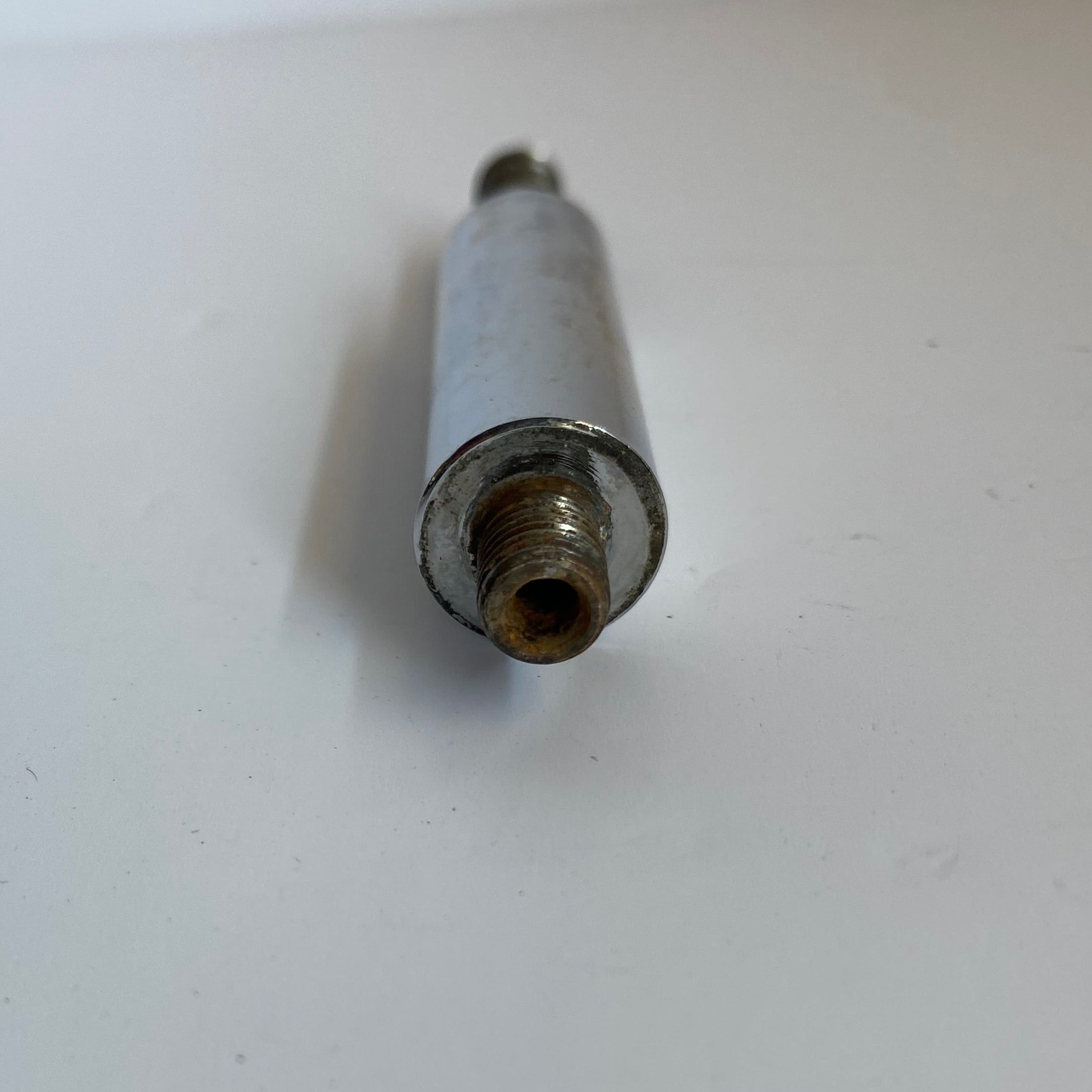 Blinkerbolzen hinten Harley Davidson REF OEM 68493-90