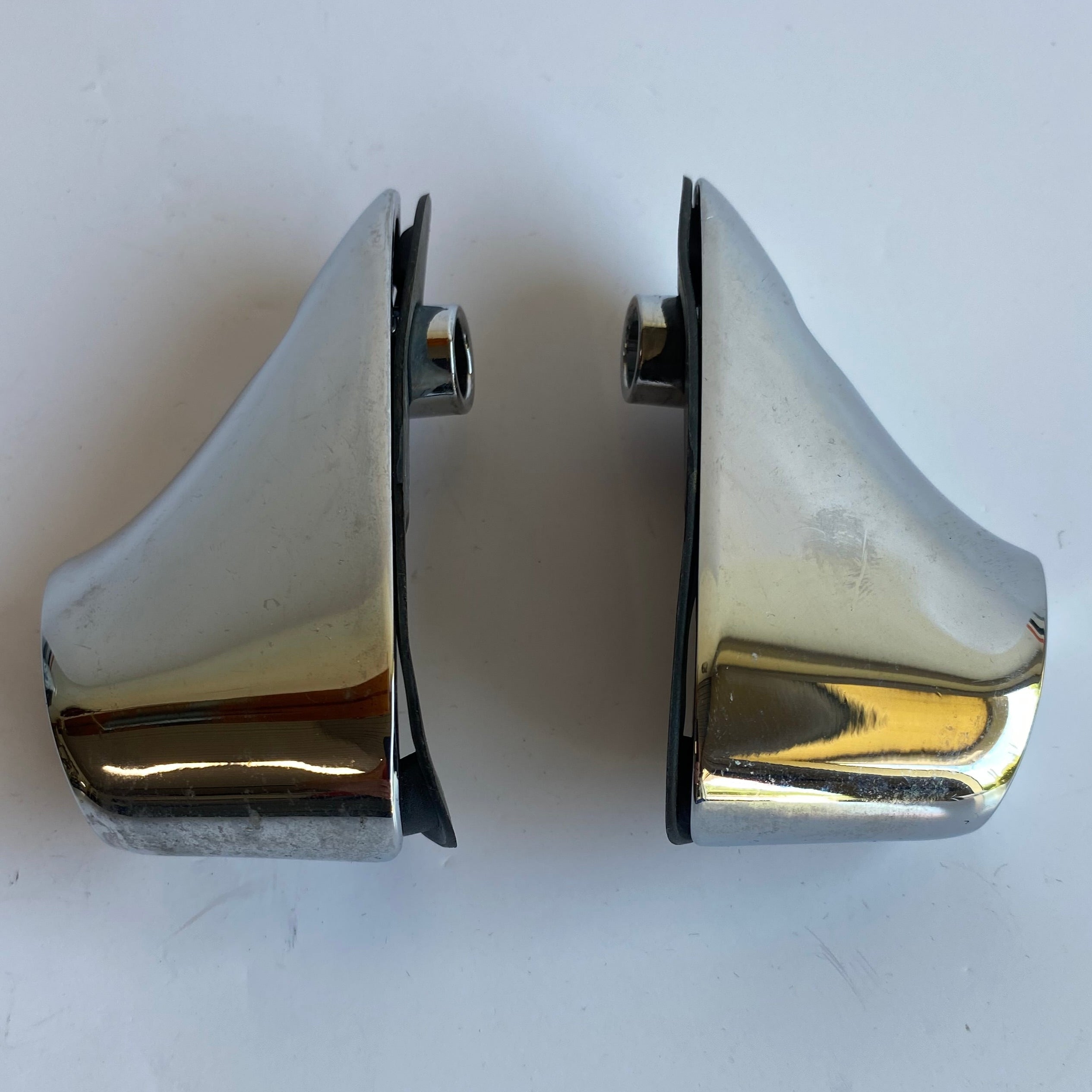Jeu supports de clignotants avant Road Glide Harley Davidson REF OEM 67800299 & 67800300