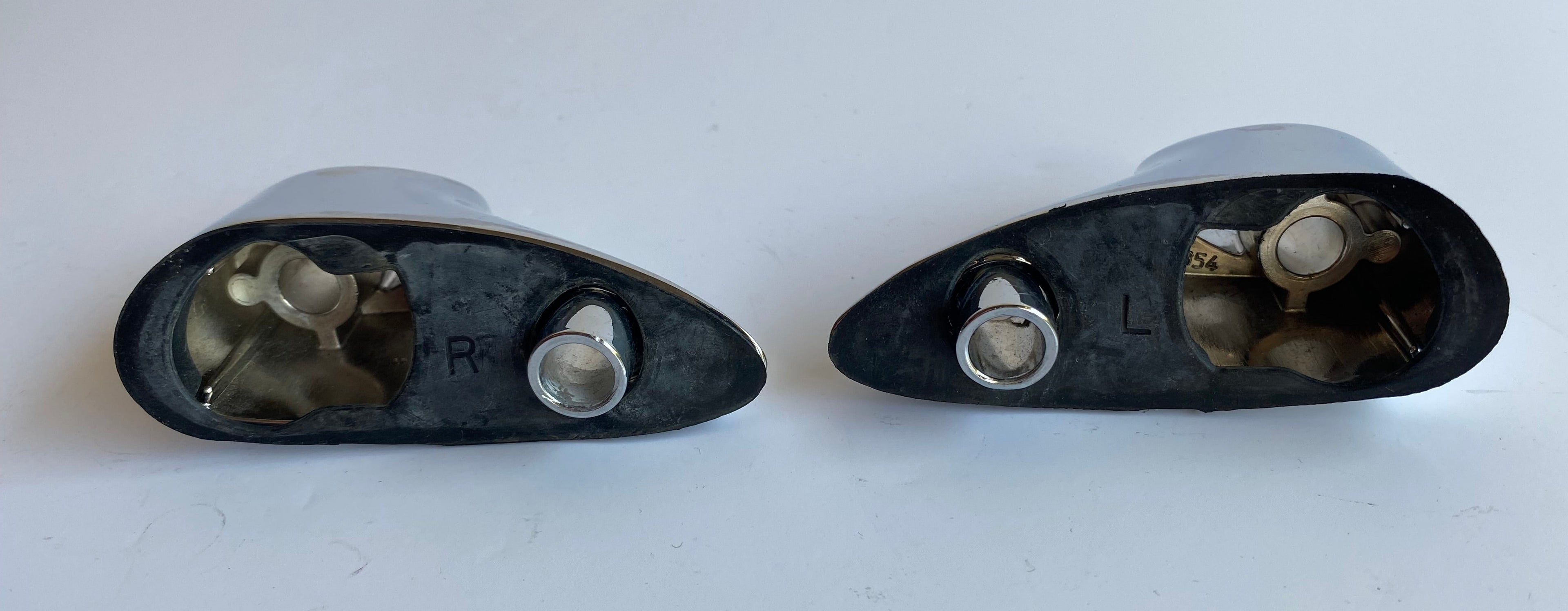 Jeu supports de clignotants avant Road Glide Harley Davidson REF OEM 67800299 & 67800300