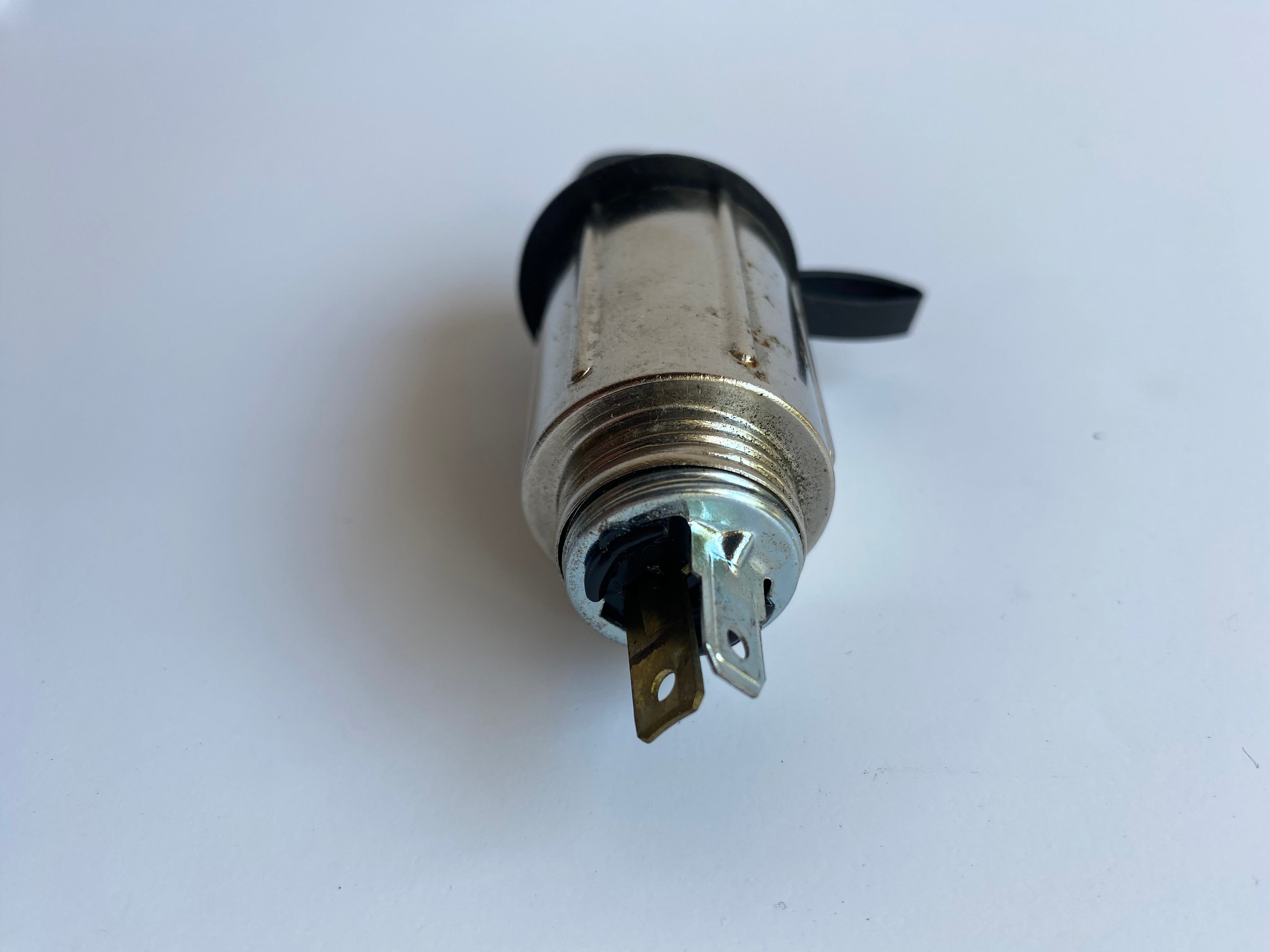 Cigarette lighter socket 12 volts Touring Harley Davidson REF OEM 69200170