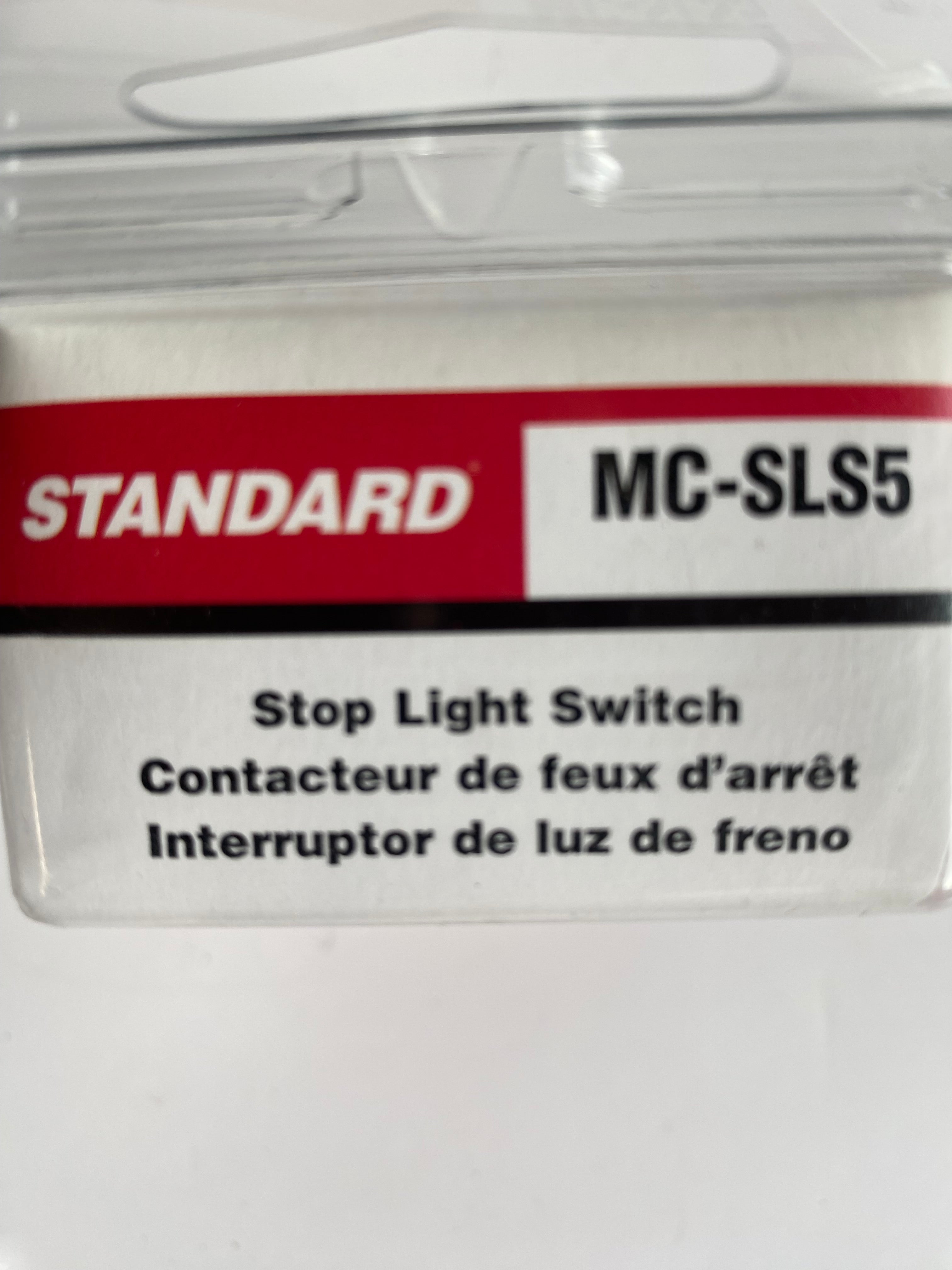 Vis banjo 3/8-24 avec contacteur feu stop arrière DYNA Harley Davidson REF MCS 582286