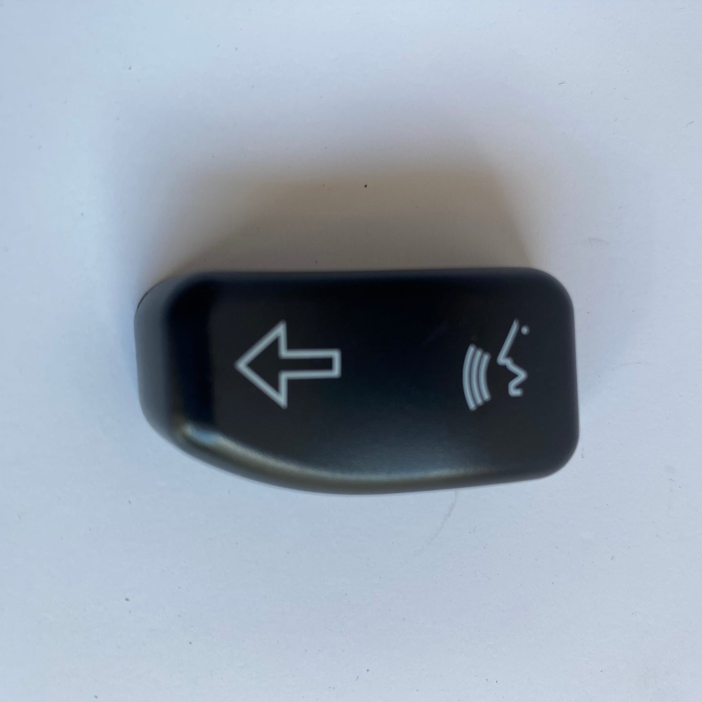 Cache bouton de clignotant gauche Touring Harley Davidson REF OEM 7150055