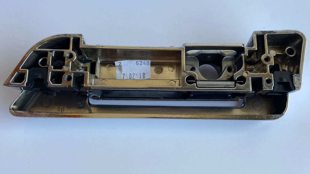 Poignée fermeture Tour Pak Chromé Harley Davidson REF OEM 53000138