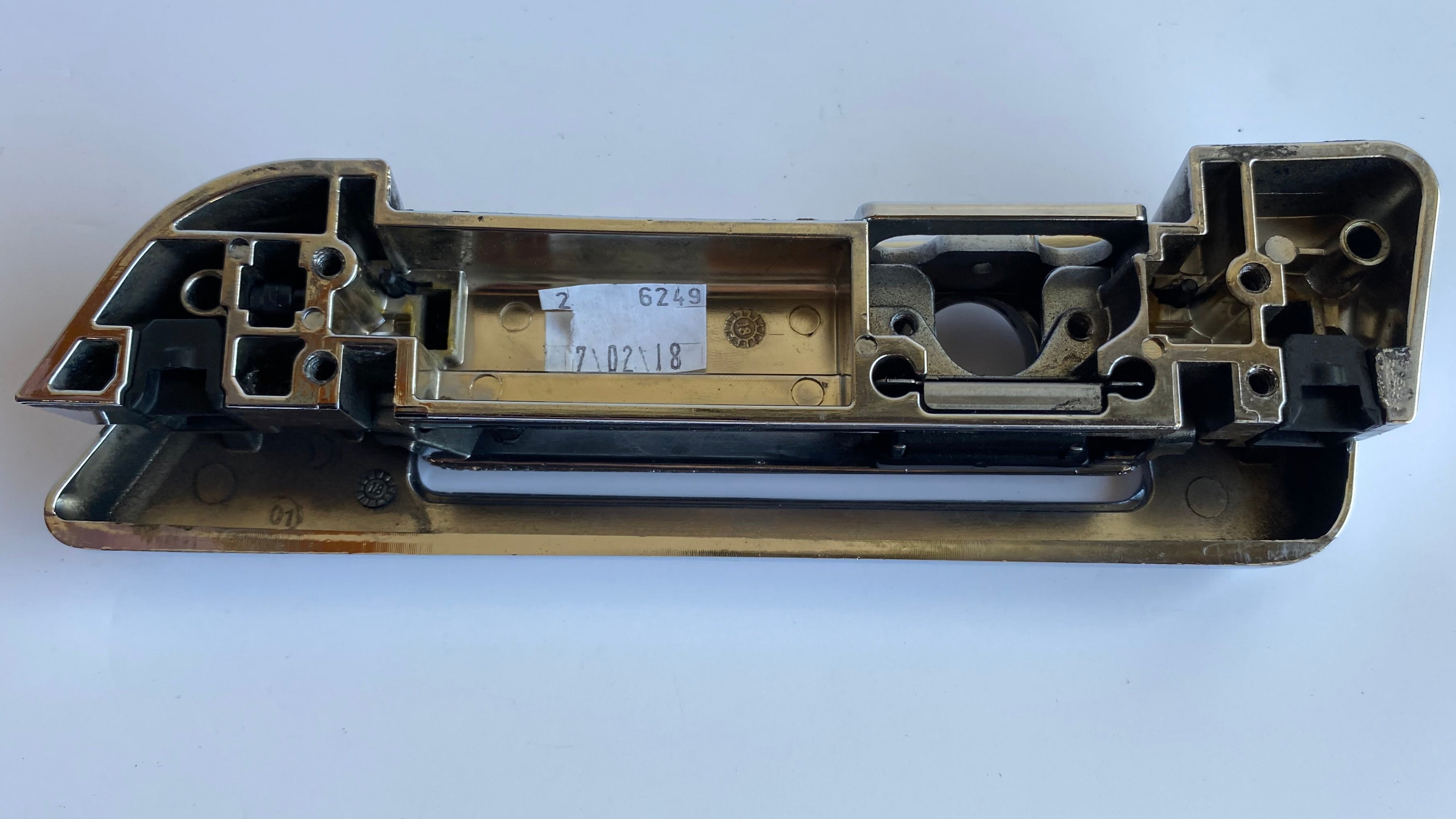 Poignée fermeture Tour Pak Chromé Harley Davidson REF OEM 53000138