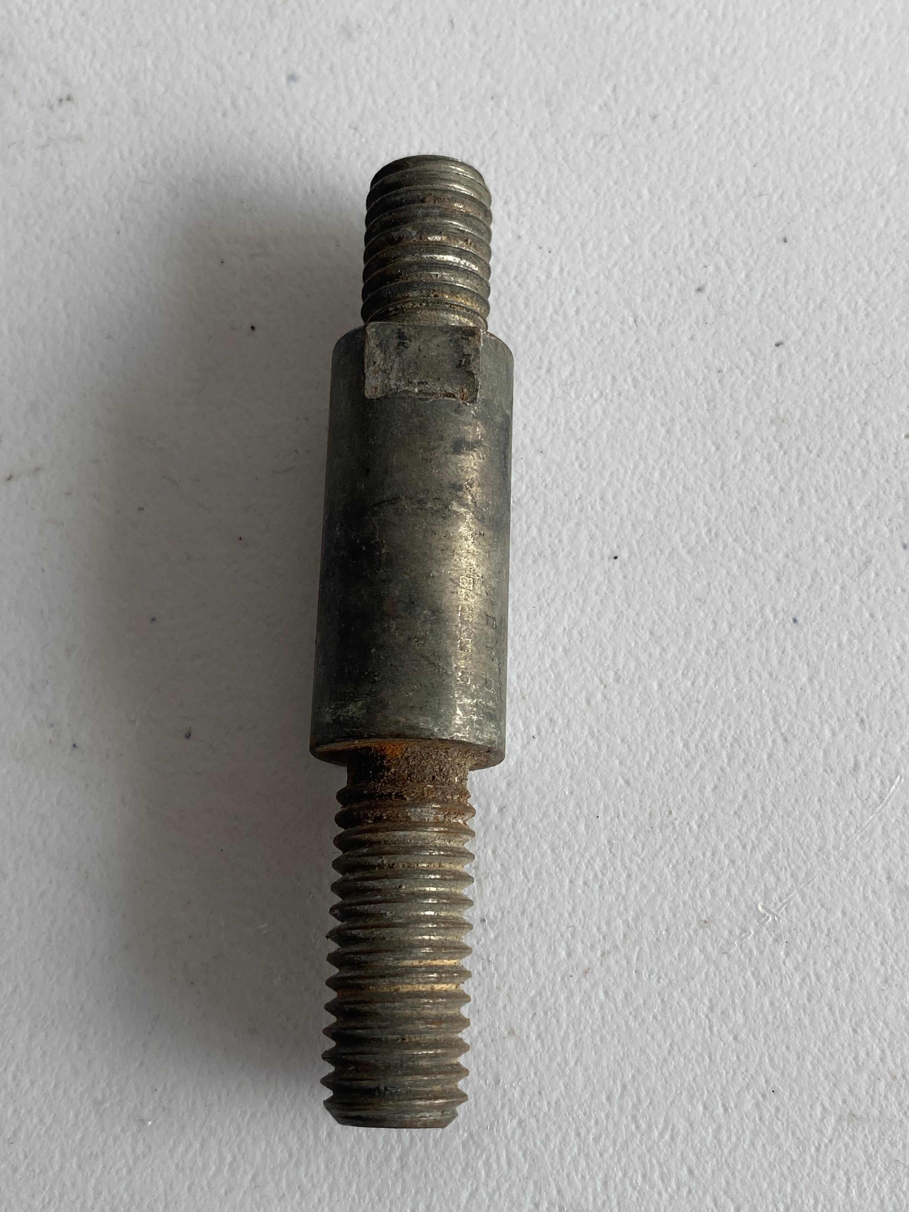 Goujon de risers Harley Davidson REF OEM : 56105-84