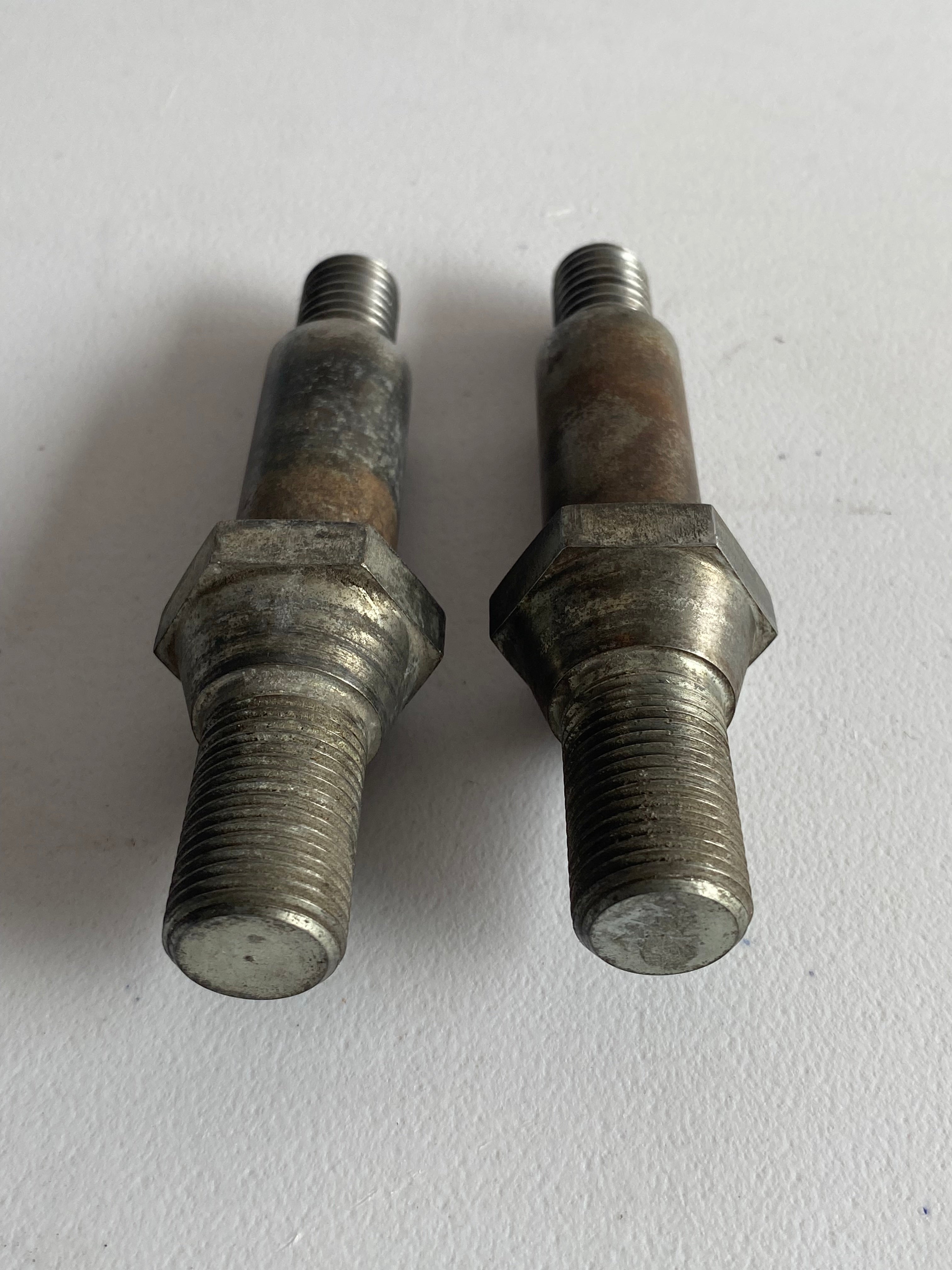 Goujons de risers springer Harley Davidson référence OEM : 45544-88