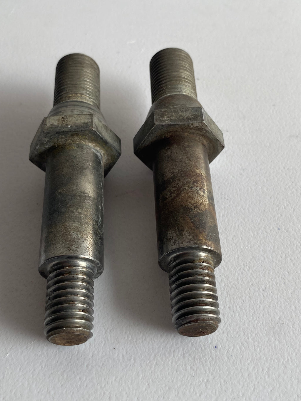 Goujons de risers springer Harley Davidson référence OEM : 45544-88