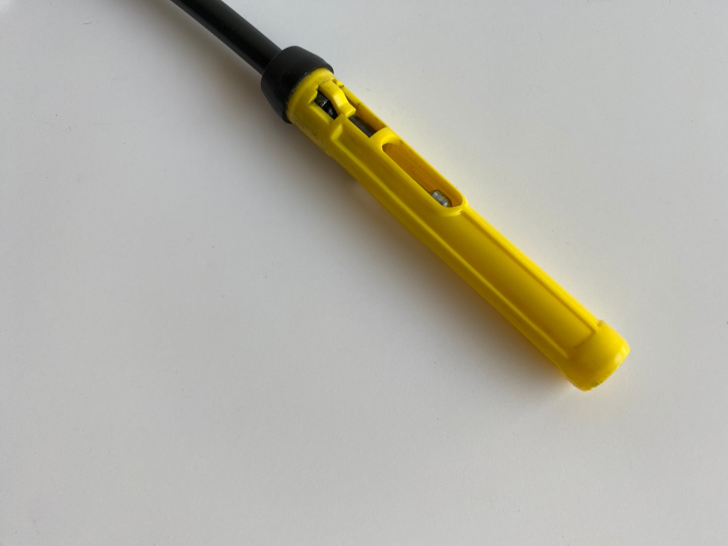 Cable embrayage inférieur 28 pouces Harley Davidson REF OEM 37200214