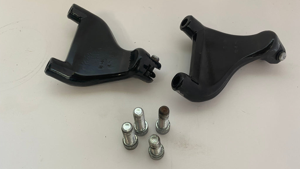 Sozius-Fußrastenhalterungssatz Sportster Harley Davidson OEM-Nr.: 49314-04 & 49315-04